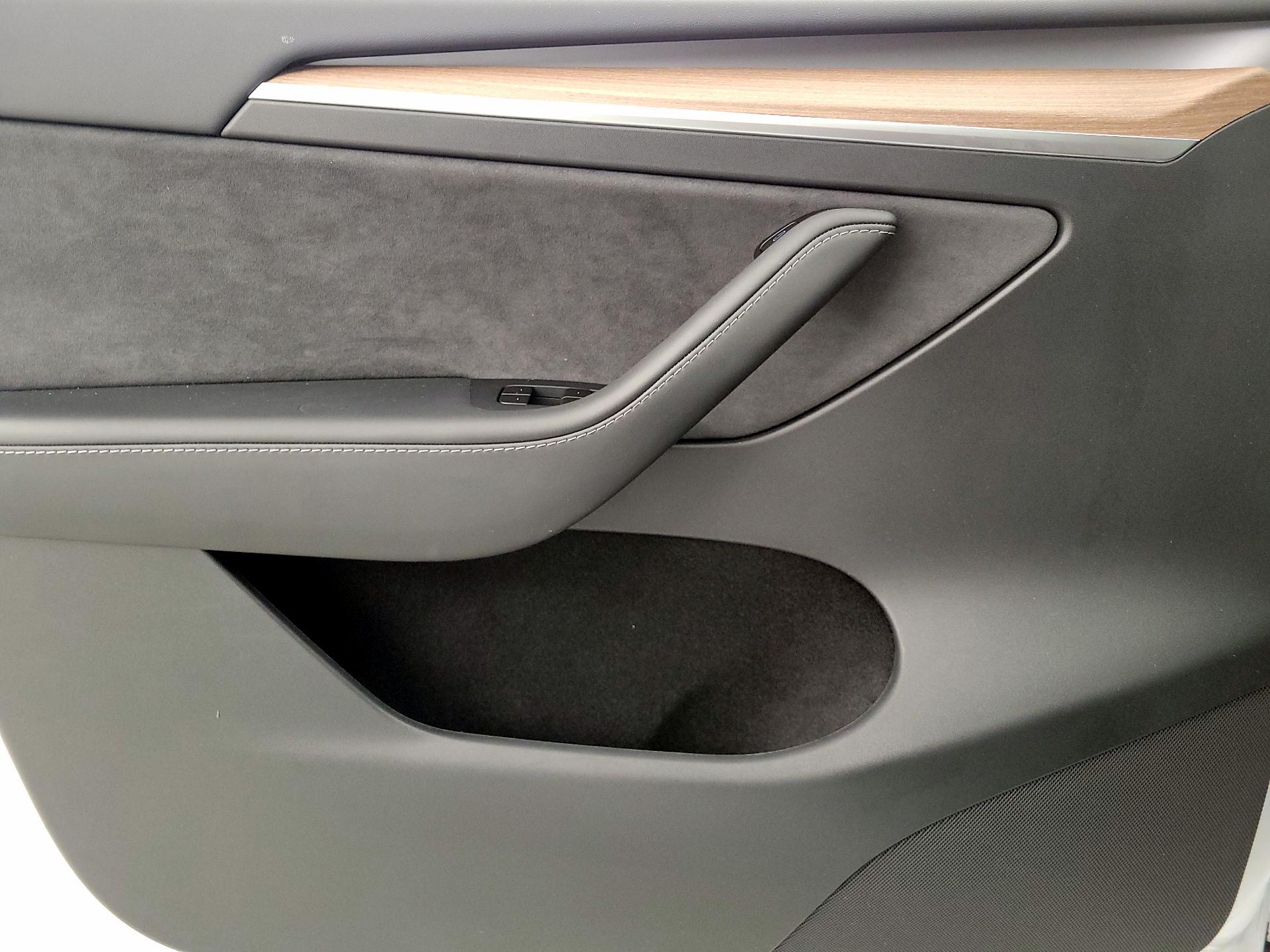 Thumbnail: 2025 Tesla Model Y - 12