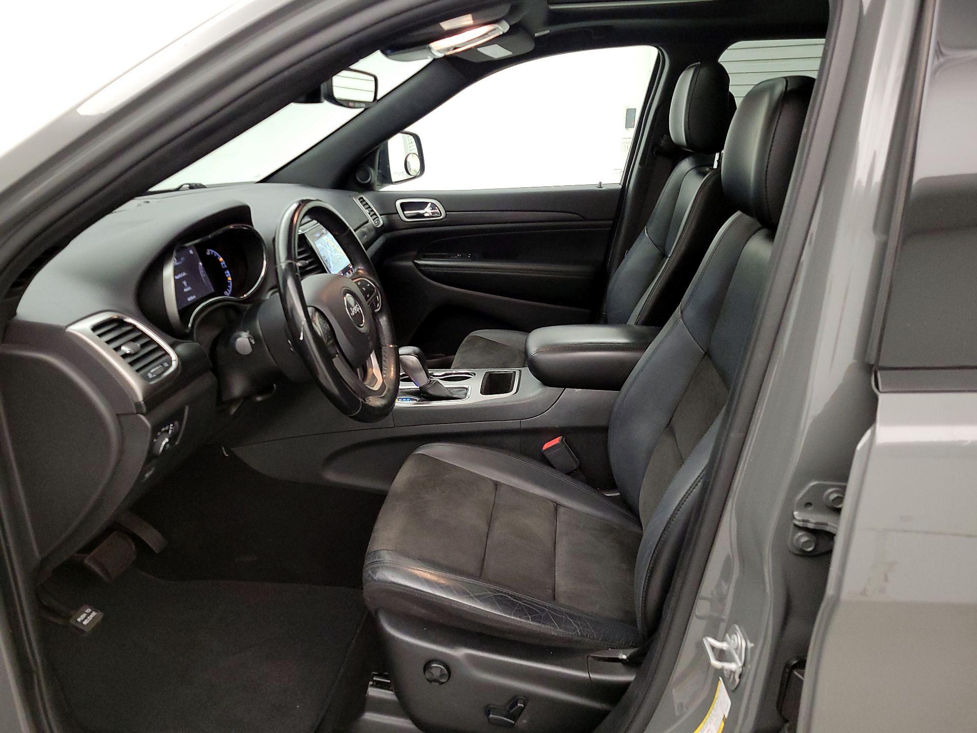 Thumbnail: 2019 Jeep Grand Cherokee - 11