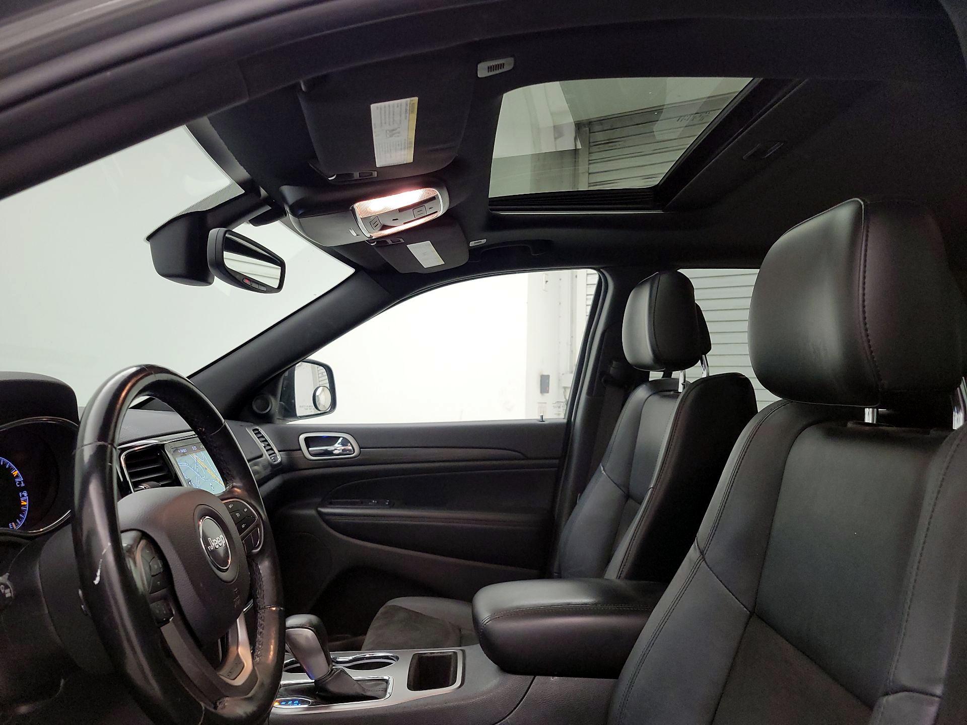 Thumbnail: 2019 Jeep Grand Cherokee - 20