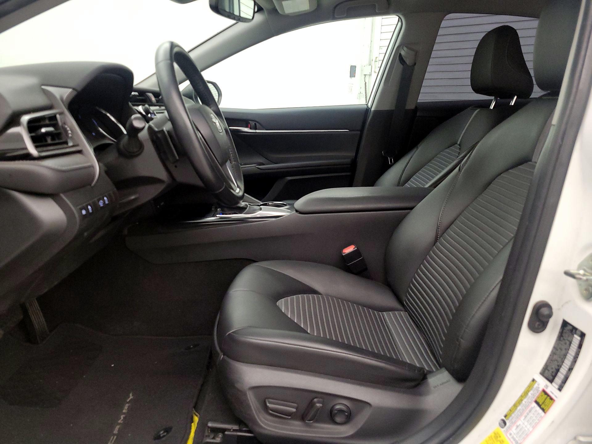 Thumbnail: 2020 Toyota Camry - 11