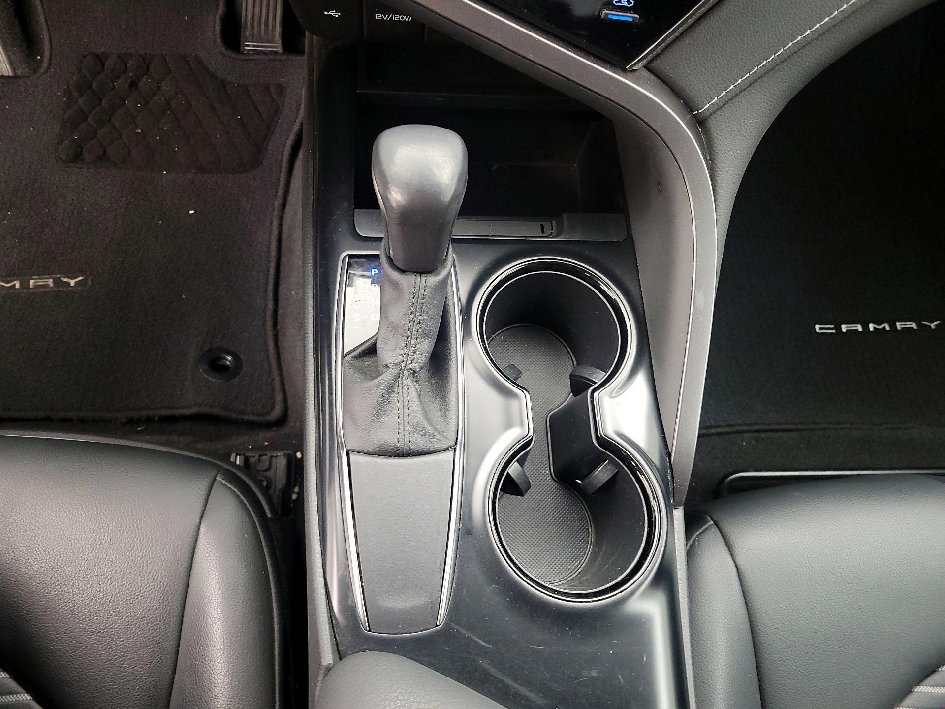 Thumbnail: 2020 Toyota Camry - 17