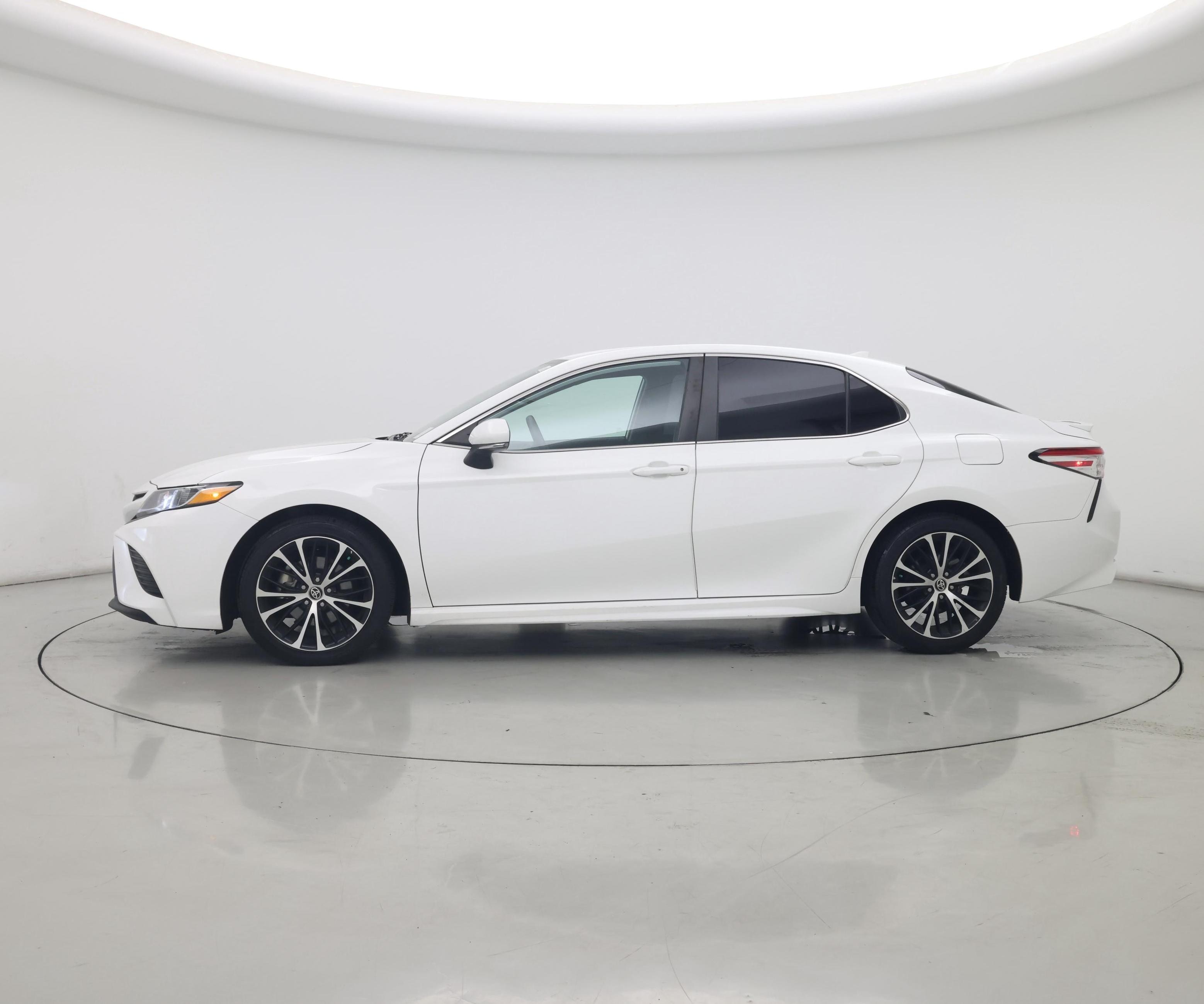 Thumbnail: 2020 Toyota Camry - 3