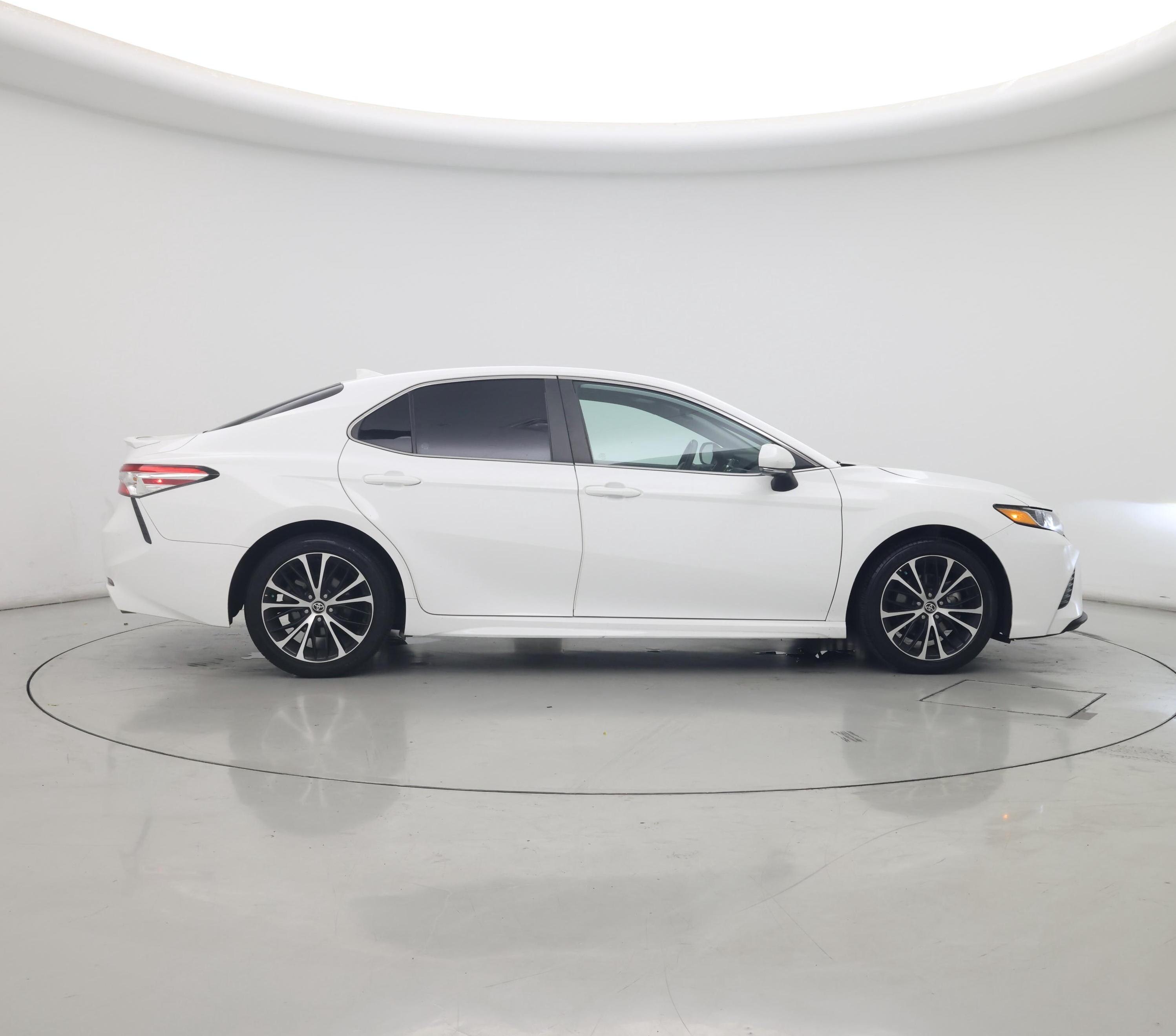 Thumbnail: 2020 Toyota Camry - 7