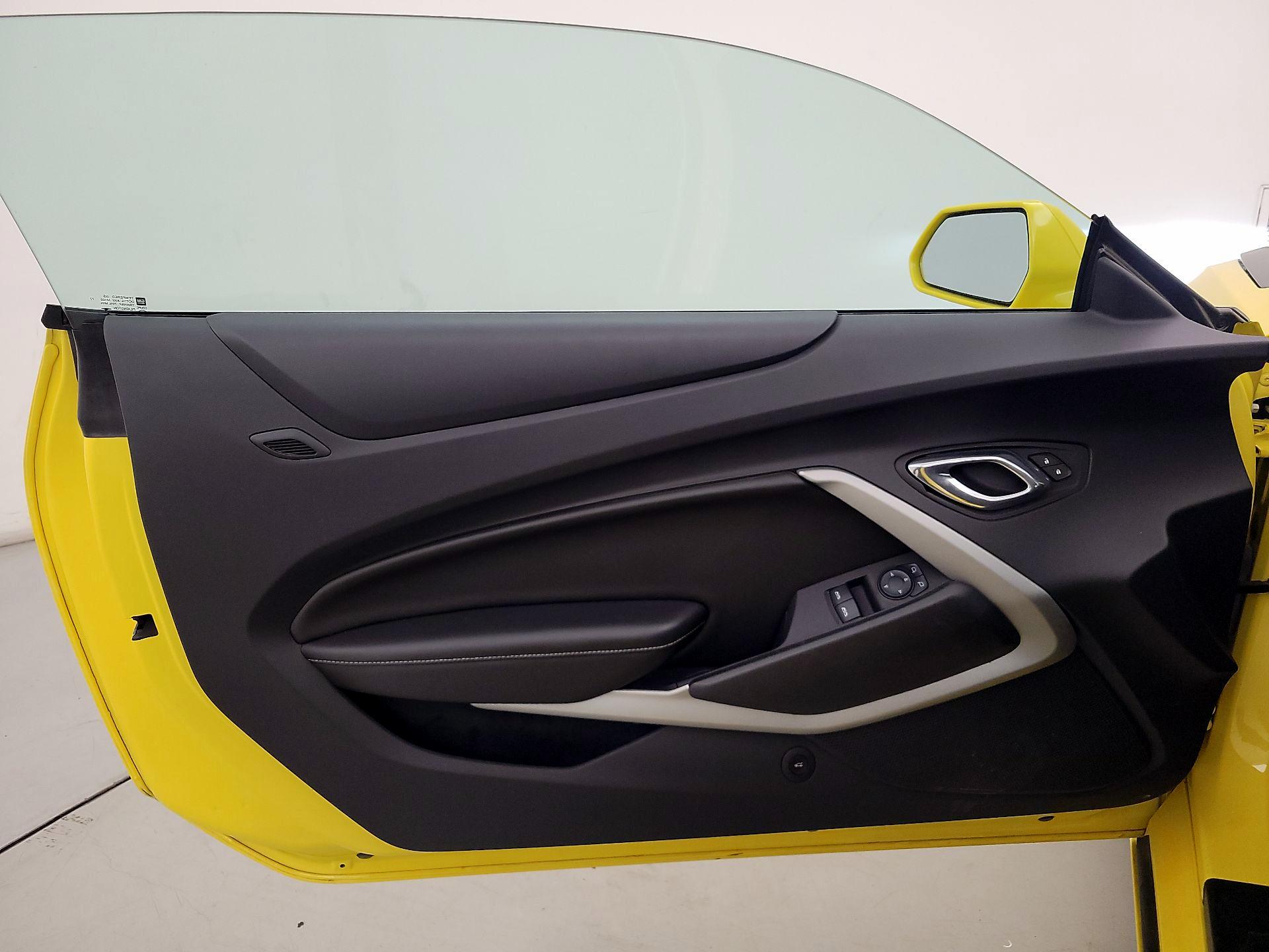 Thumbnail: 2016 Chevrolet Camaro - 12