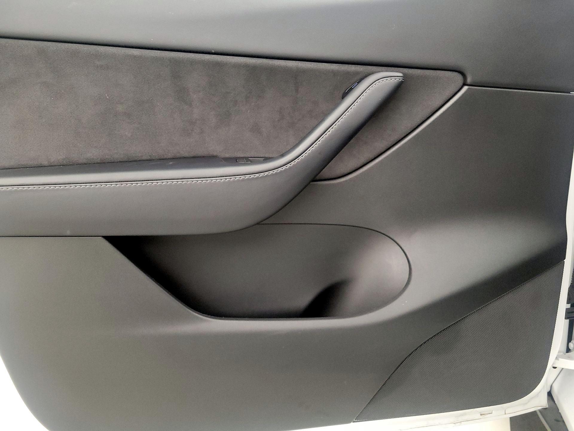 Thumbnail: 2022 Tesla Model Y - 12