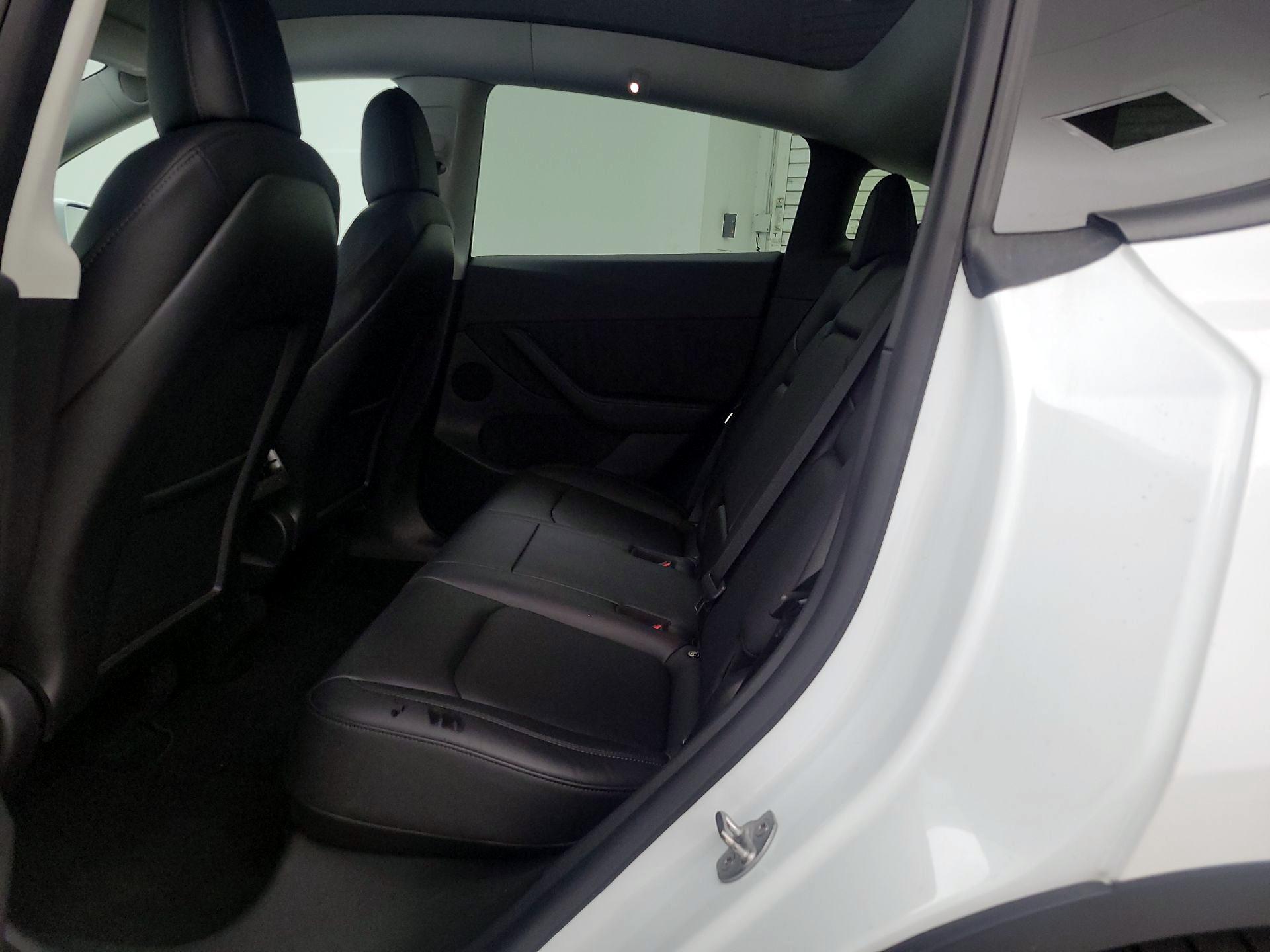 Thumbnail: 2022 Tesla Model Y - 18