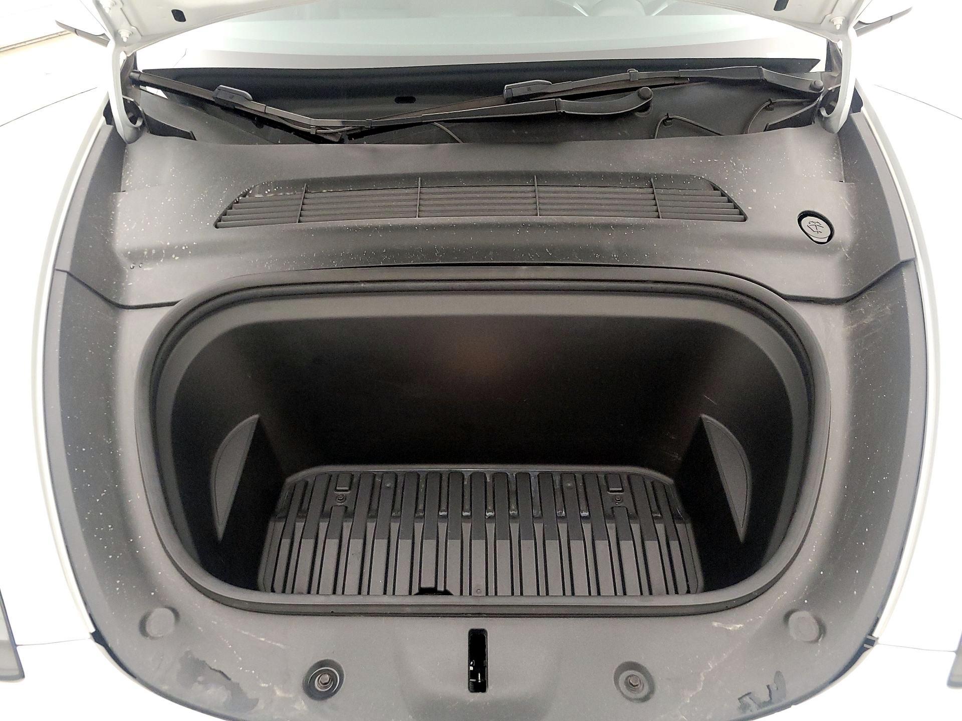 Thumbnail: 2022 Tesla Model Y - 20