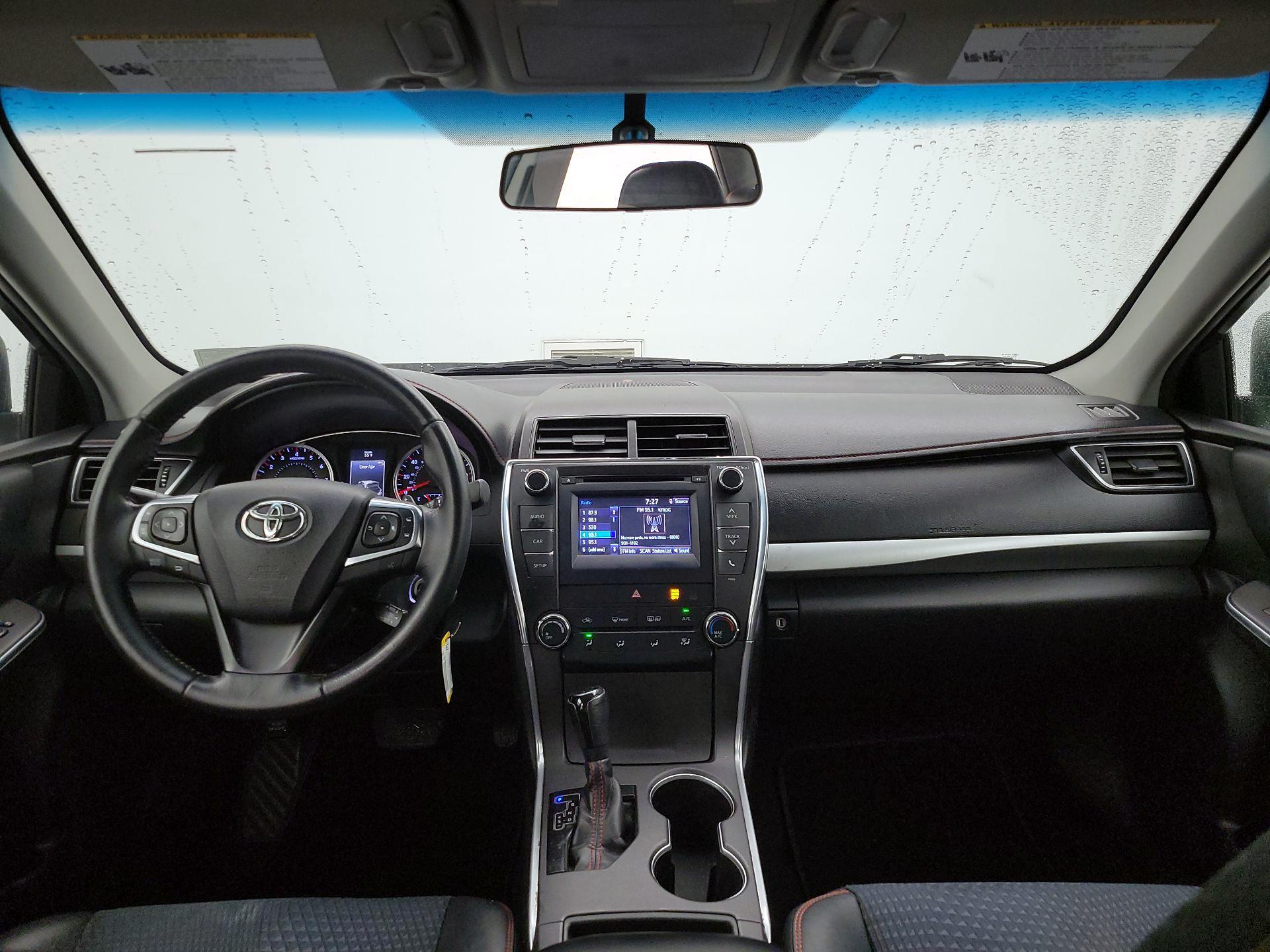 Thumbnail: 2015 Toyota Camry - 9