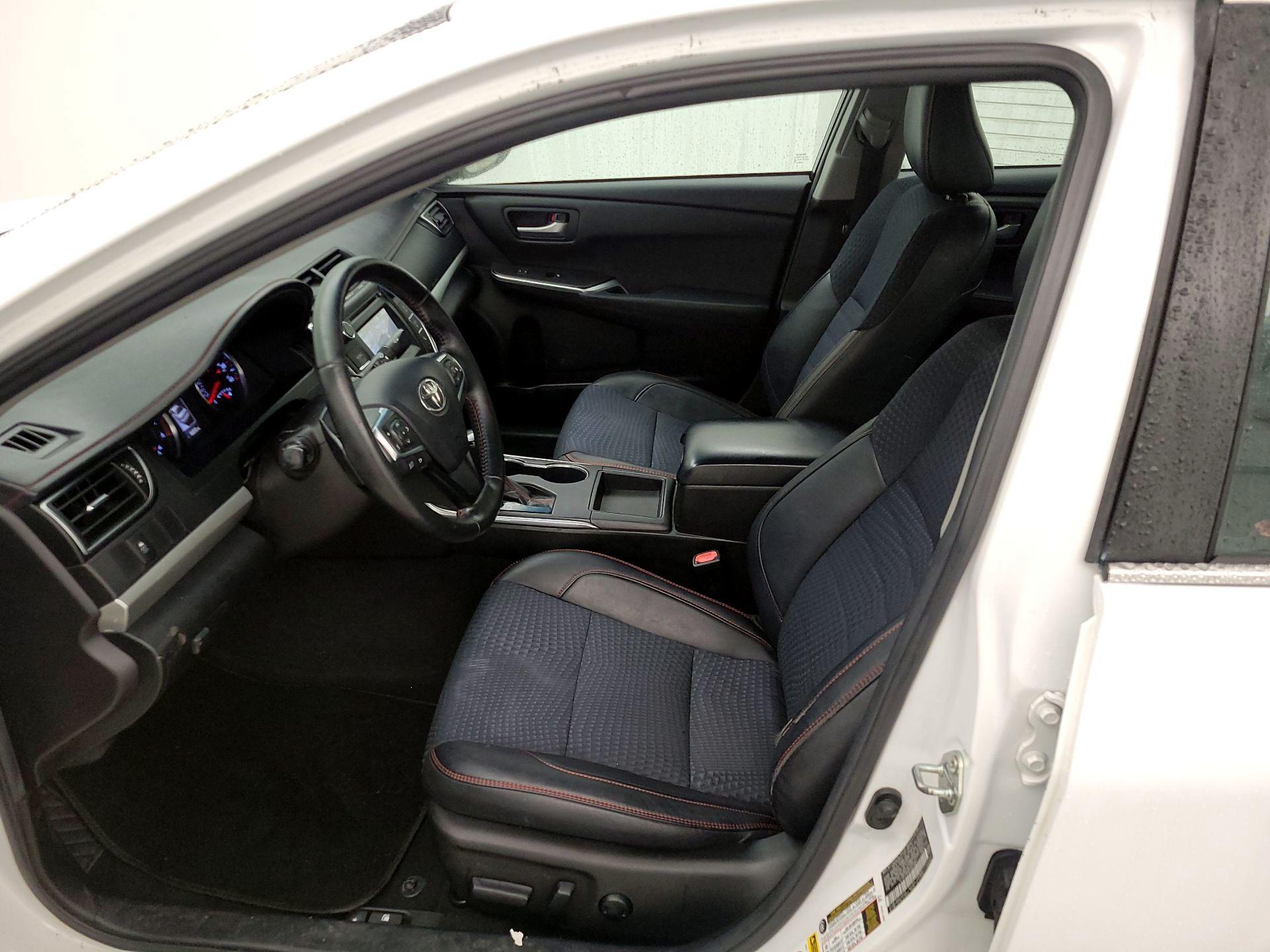 Thumbnail: 2015 Toyota Camry - 11