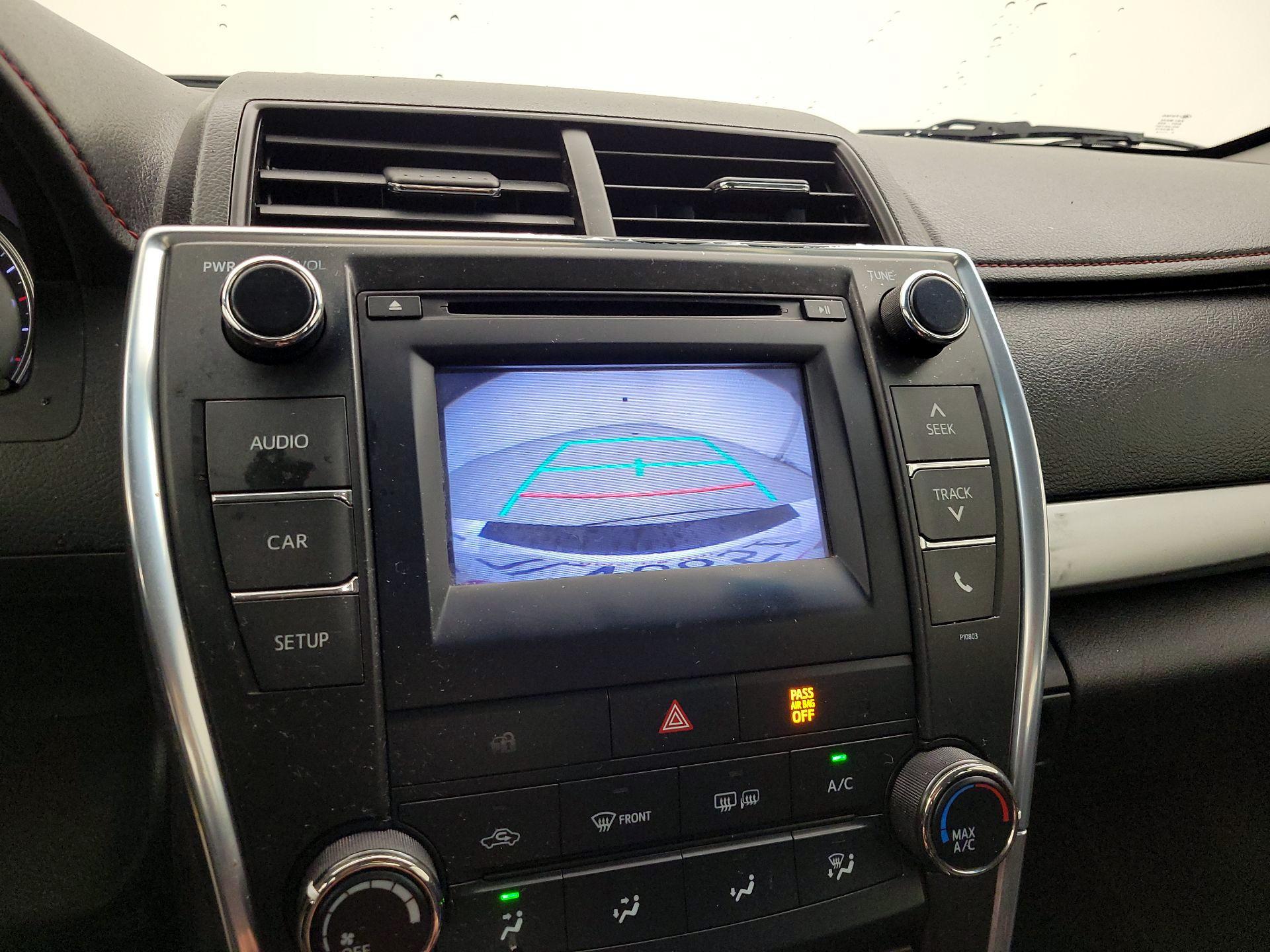 Thumbnail: 2015 Toyota Camry - 14