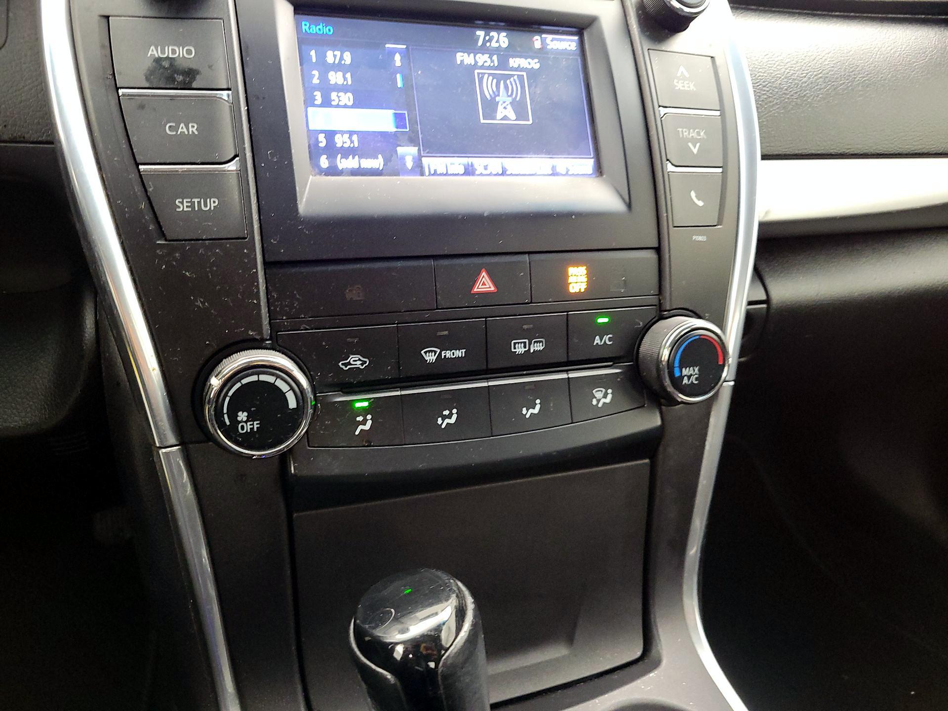 Thumbnail: 2015 Toyota Camry - 16