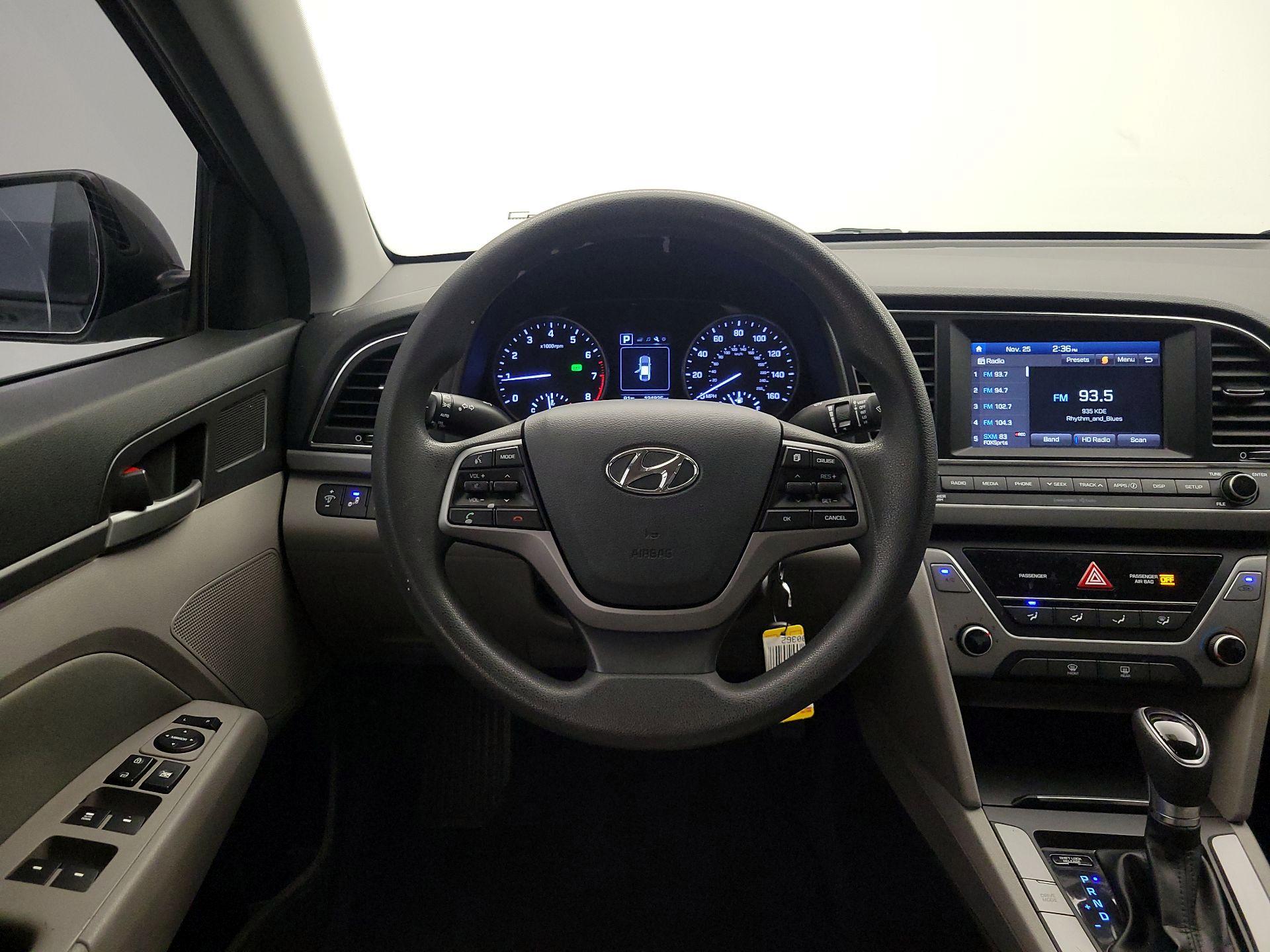 Thumbnail: 2018 Hyundai Elantra - 10