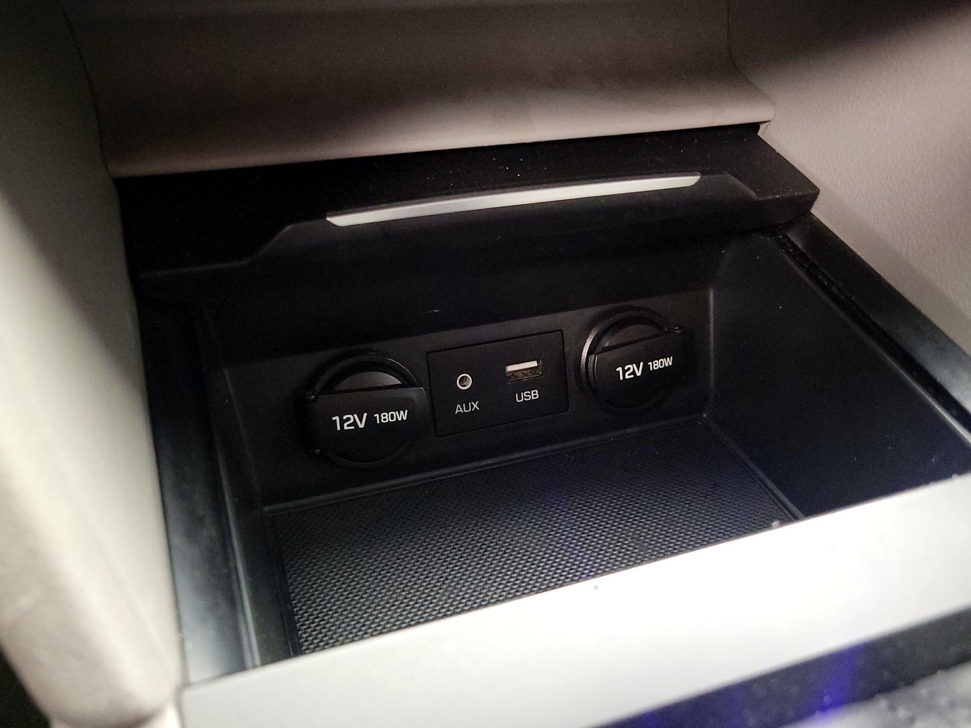 Thumbnail: 2018 Hyundai Elantra - 18