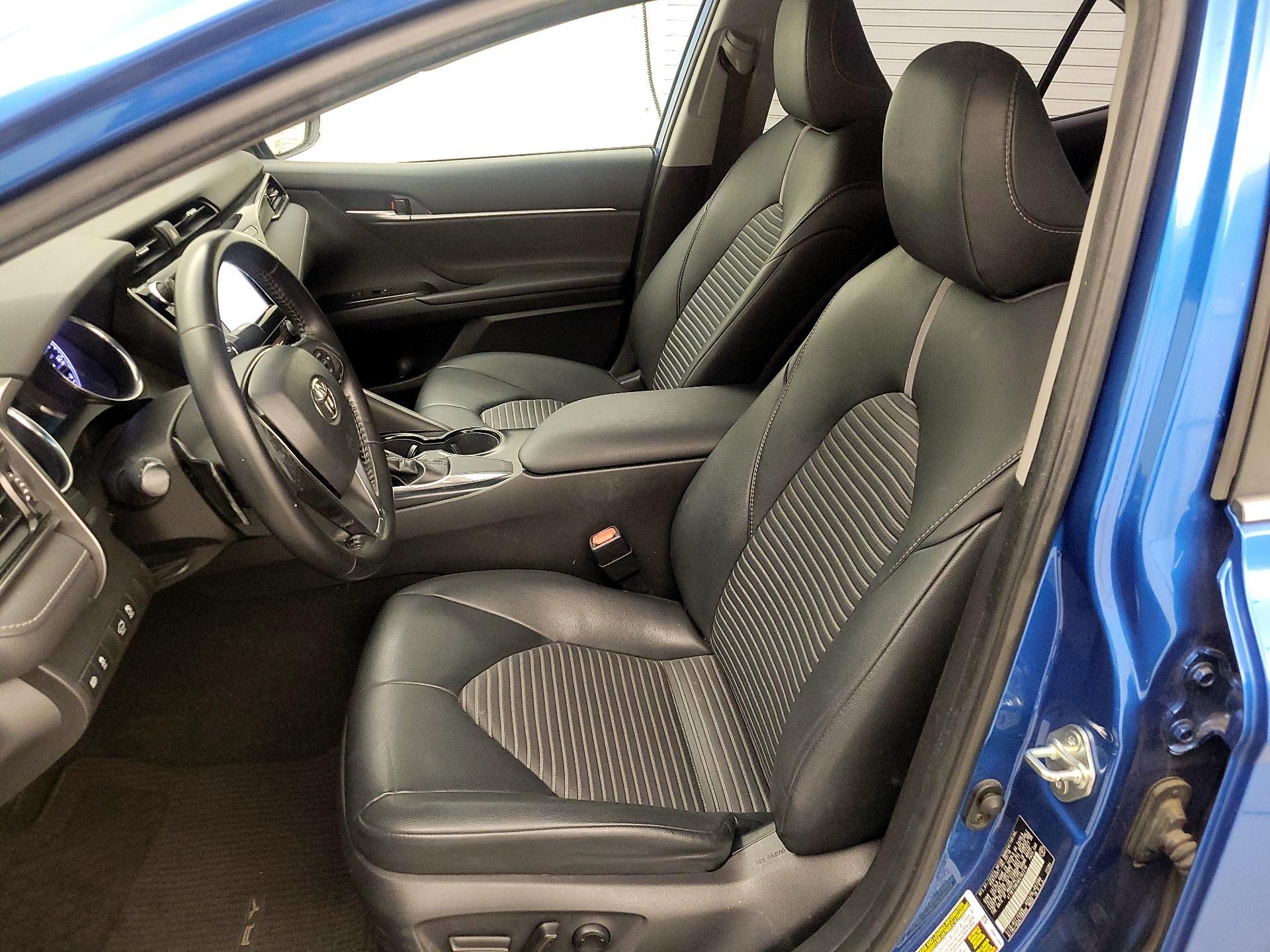 Thumbnail: 2019 Toyota Camry - 11