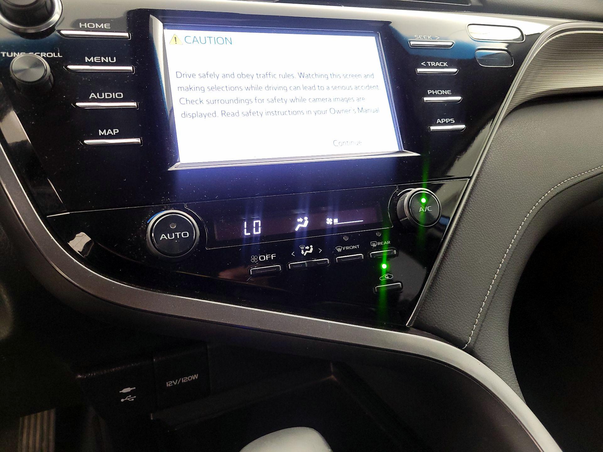 Thumbnail: 2019 Toyota Camry - 16