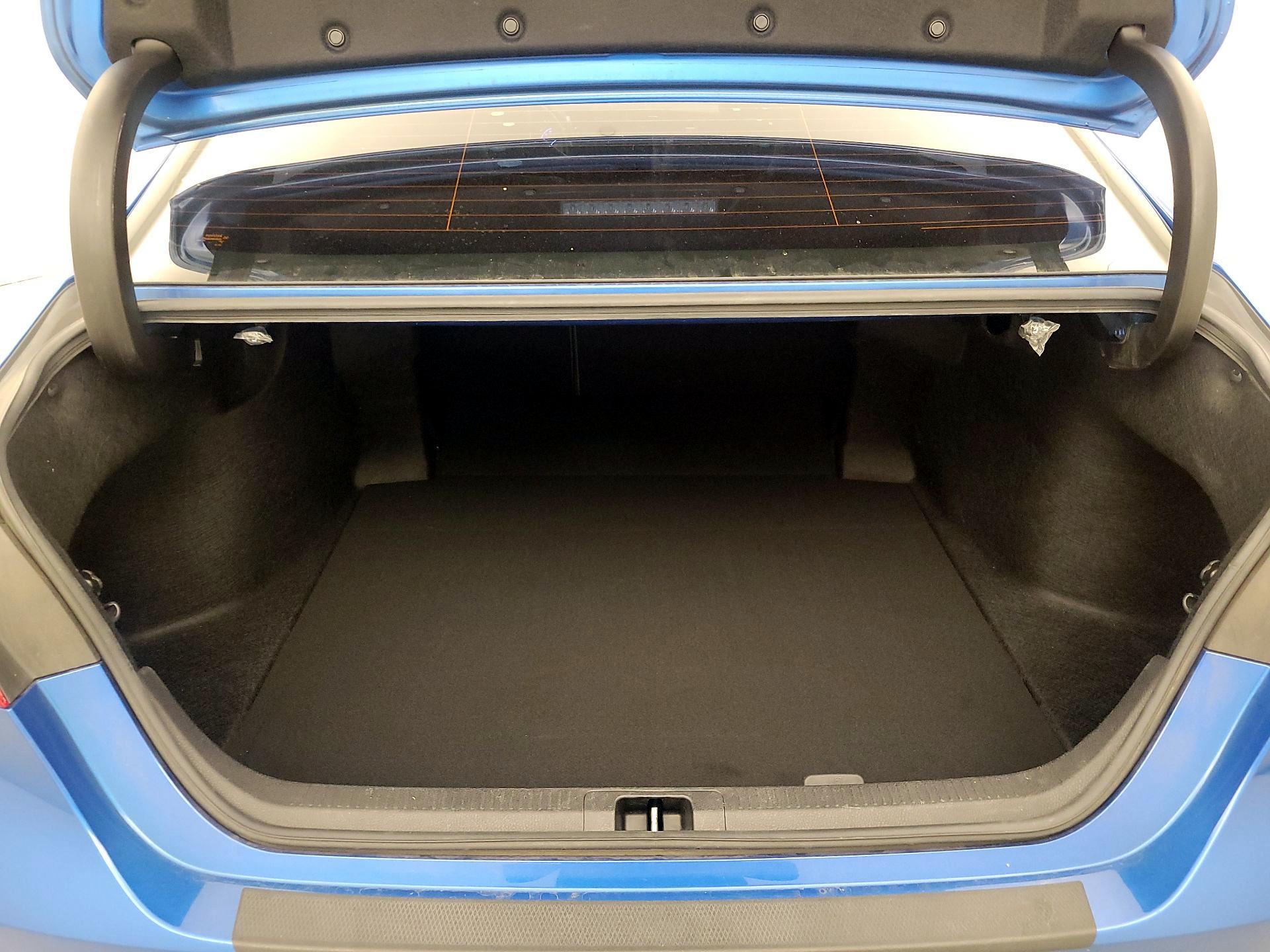 Thumbnail: 2019 Toyota Camry - 20