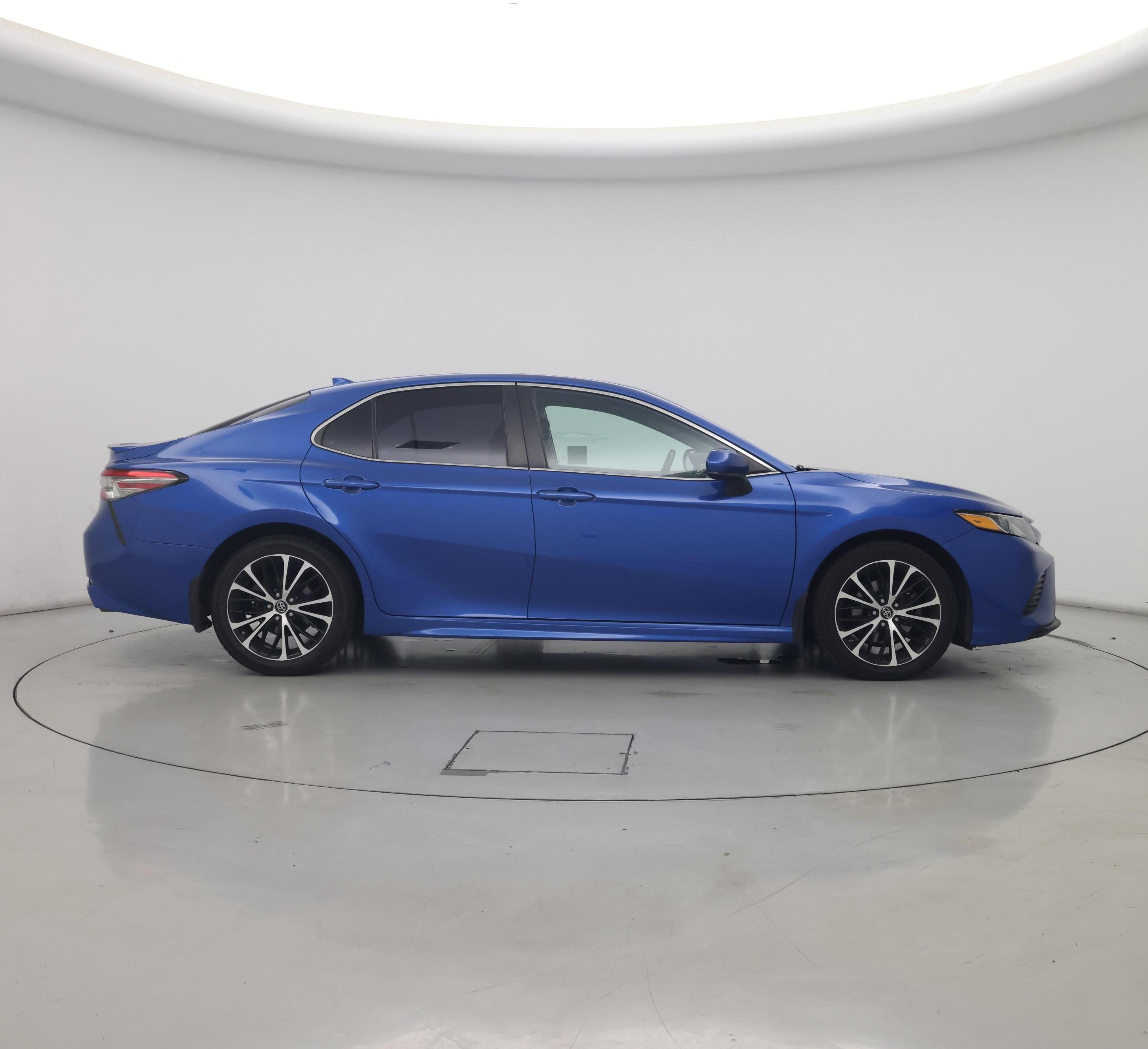 Thumbnail: 2019 Toyota Camry - 7