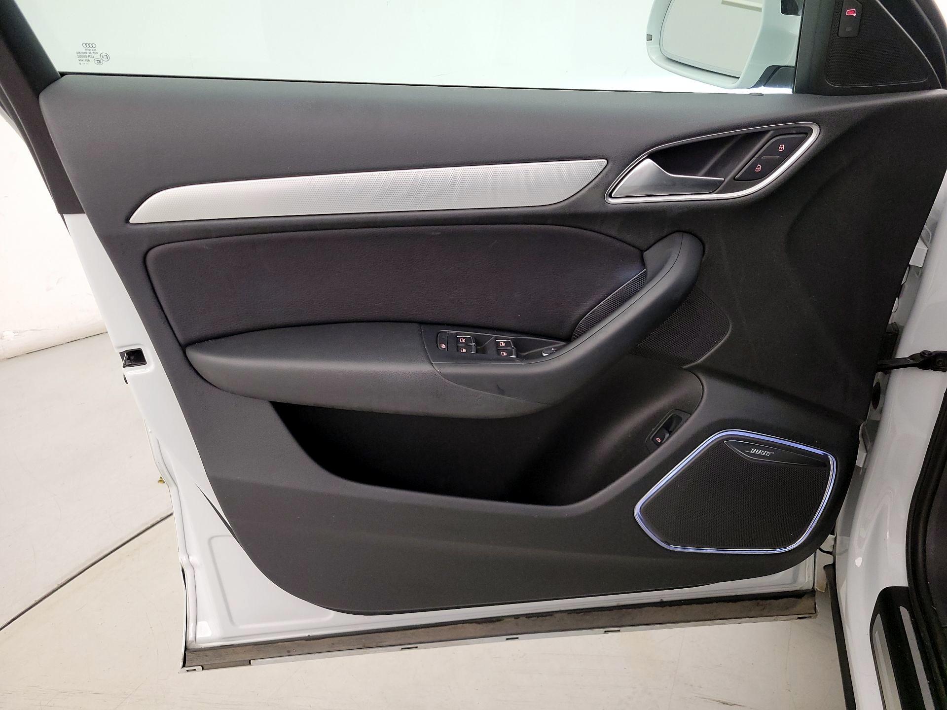 Thumbnail: 2018 Audi Q3 - 12