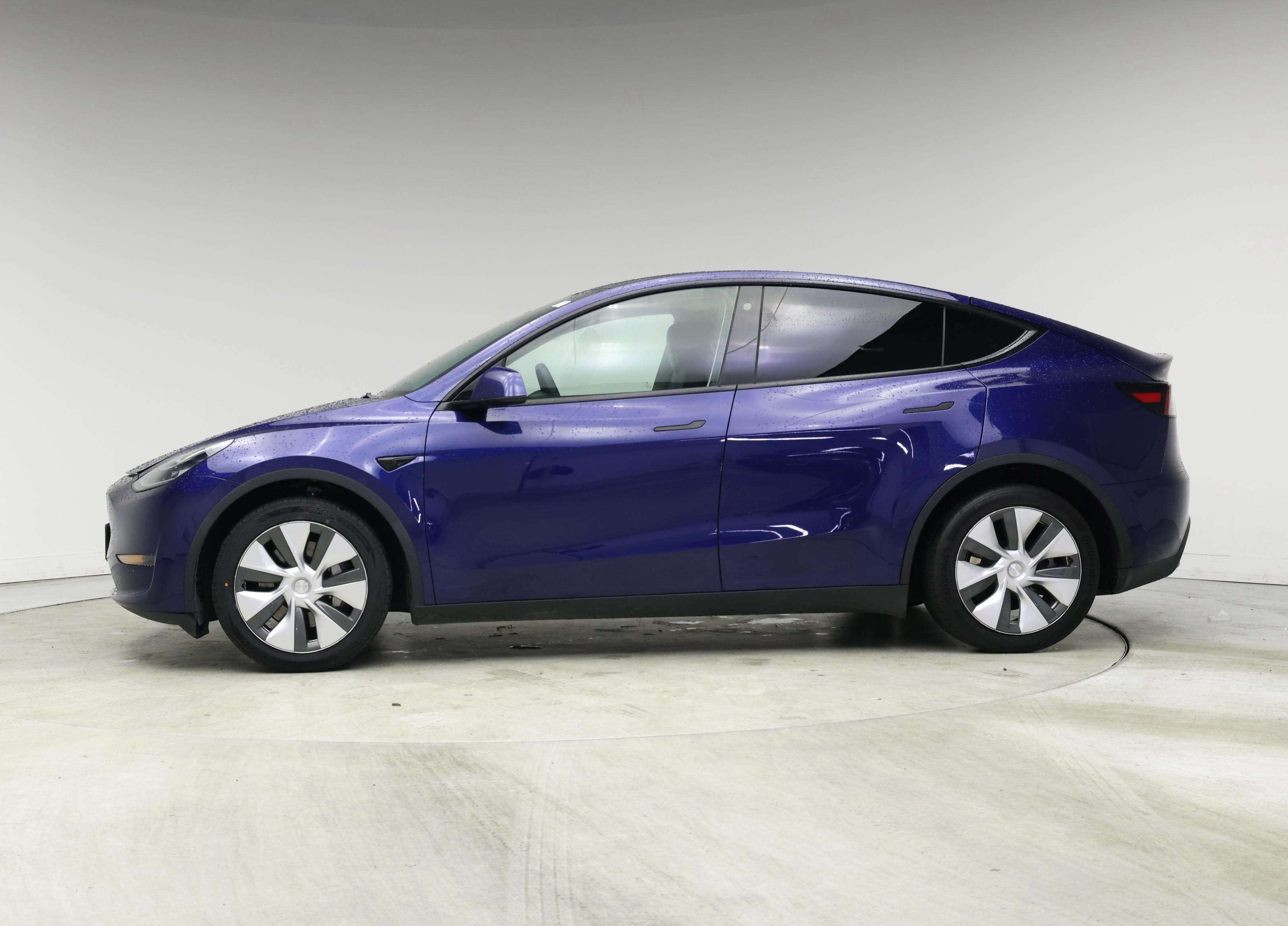Thumbnail: 2023 Tesla Model Y - 3