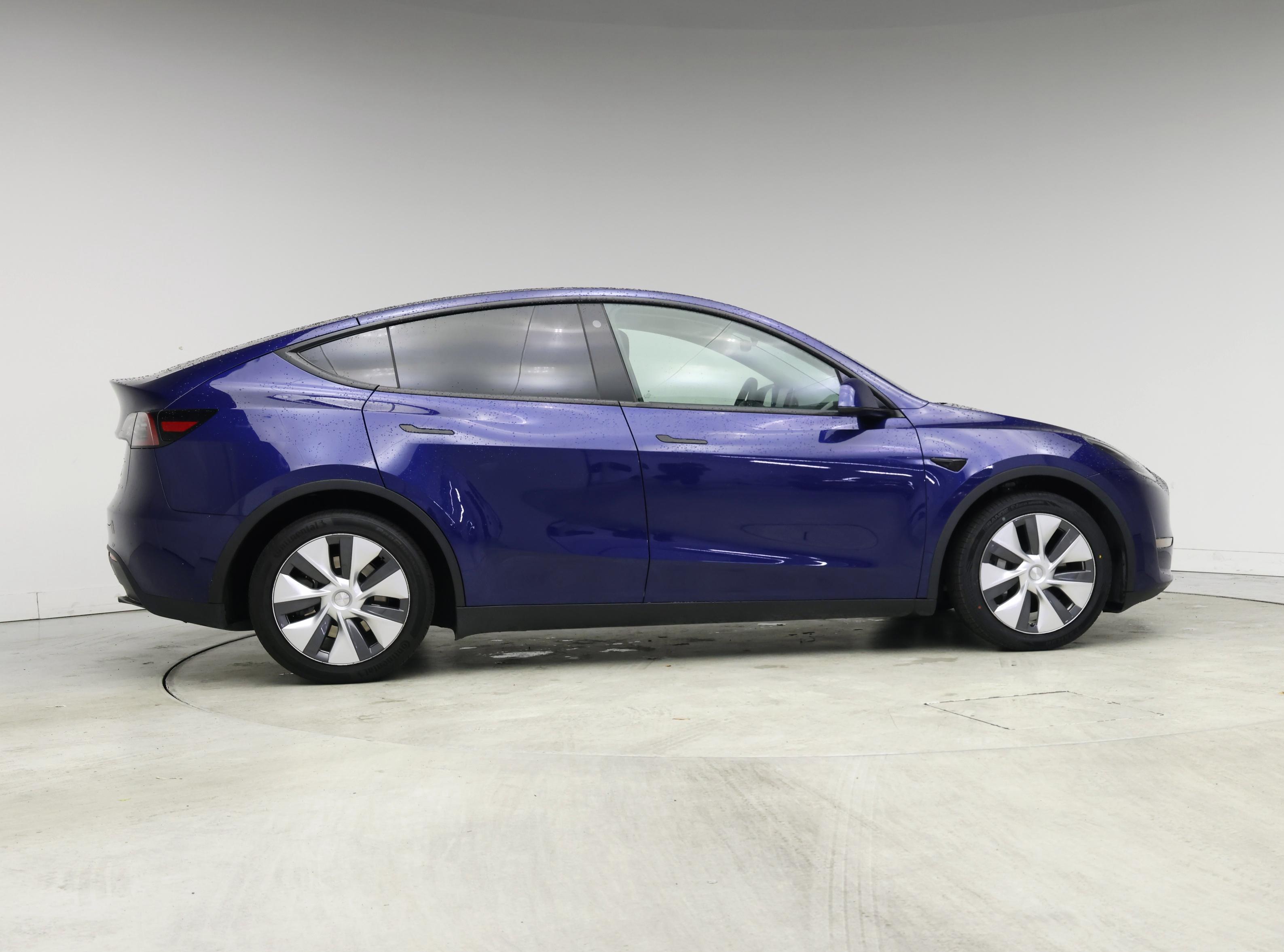 Thumbnail: 2023 Tesla Model Y - 7