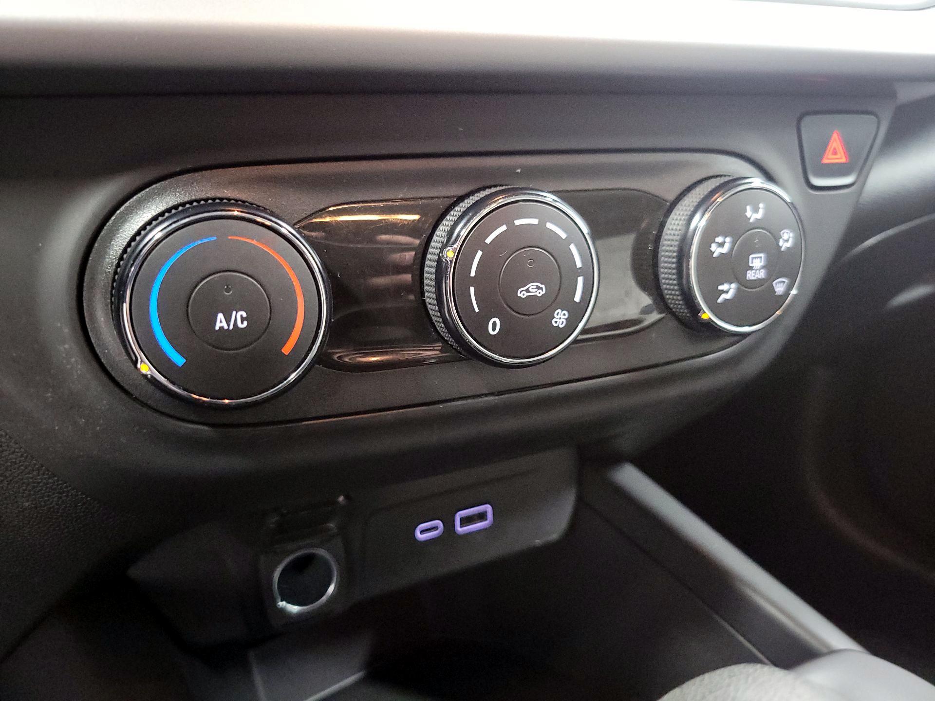 Thumbnail: 2024 Chevrolet Trax - 16