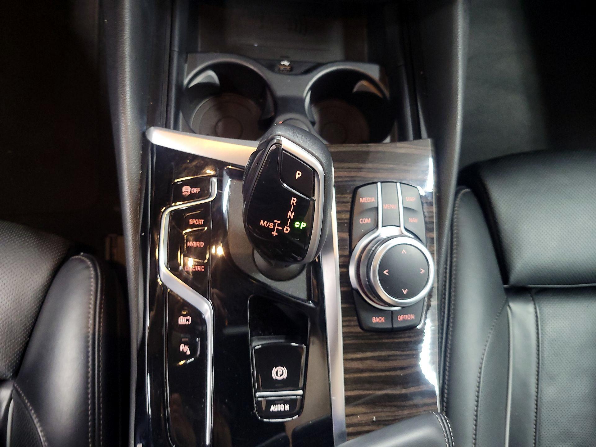 Thumbnail: 2022 BMW 5 Series - 18