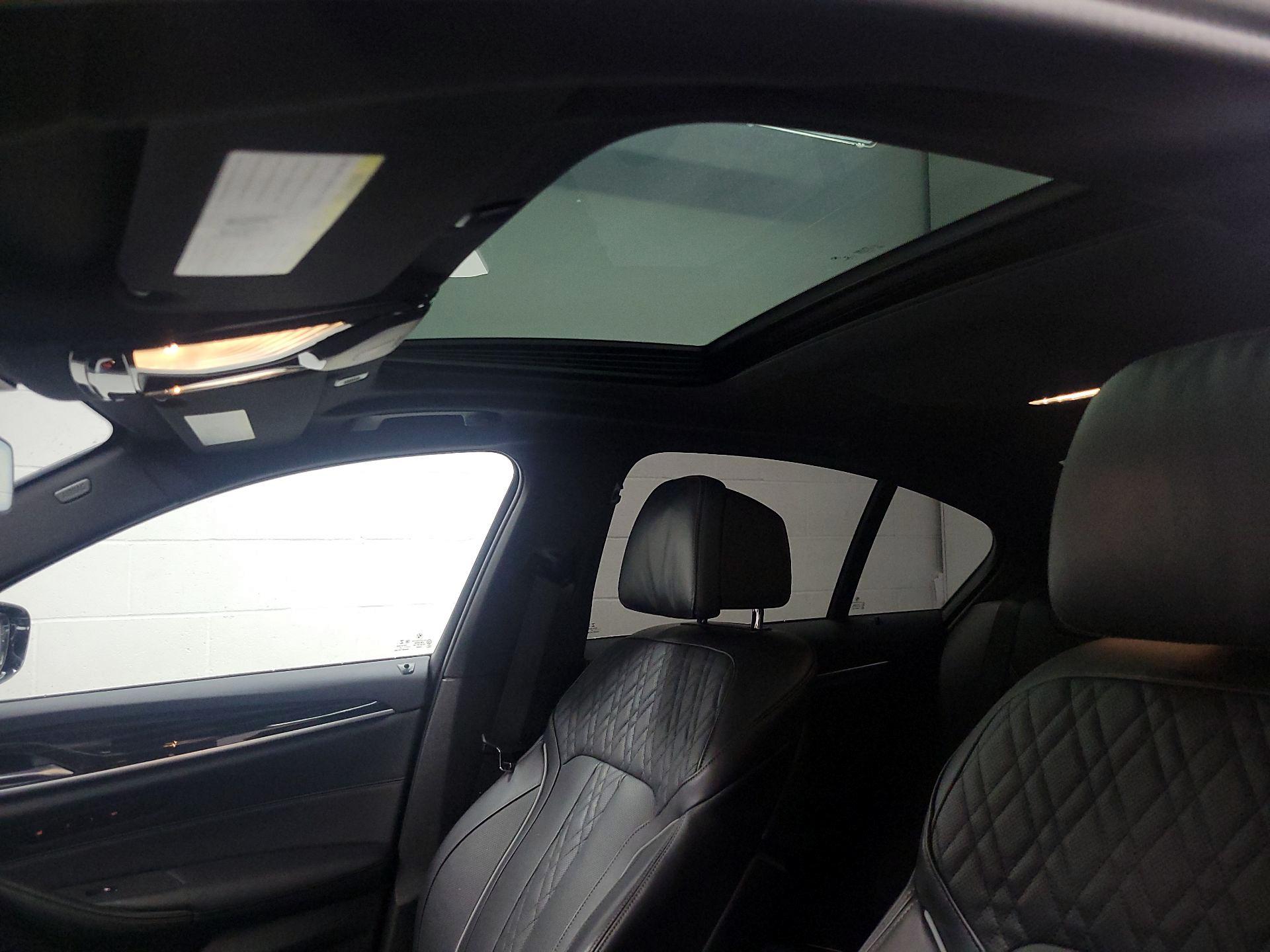 Thumbnail: 2022 BMW 5 Series - 20