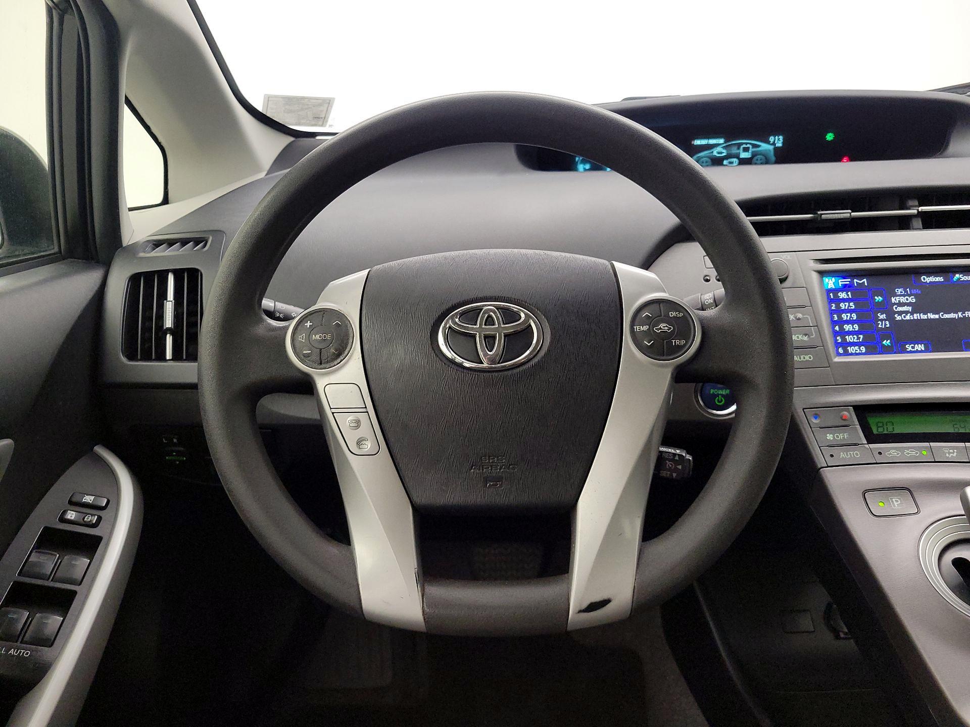 Thumbnail: 2014 Toyota Prius - 10