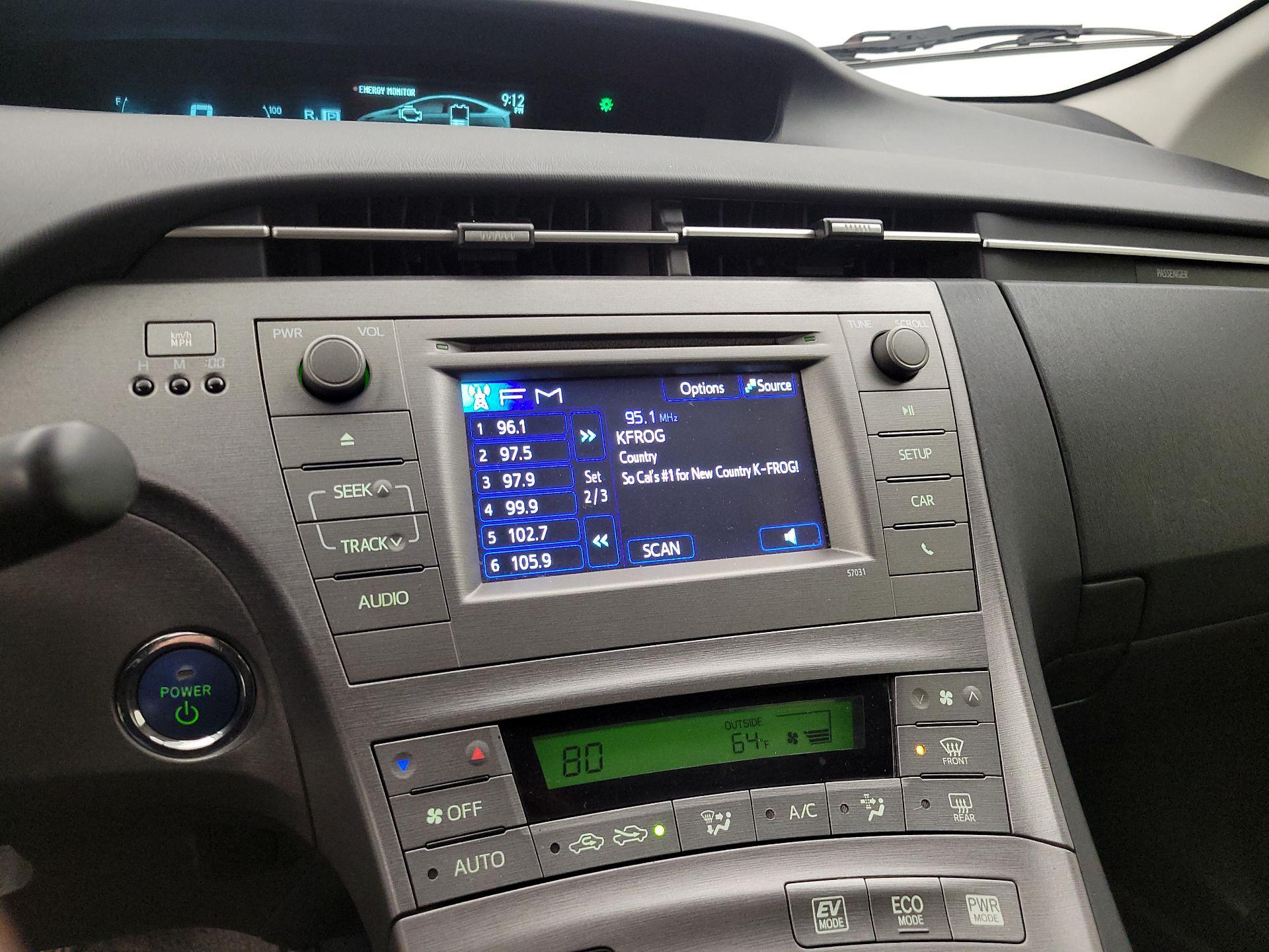 Thumbnail: 2014 Toyota Prius - 14