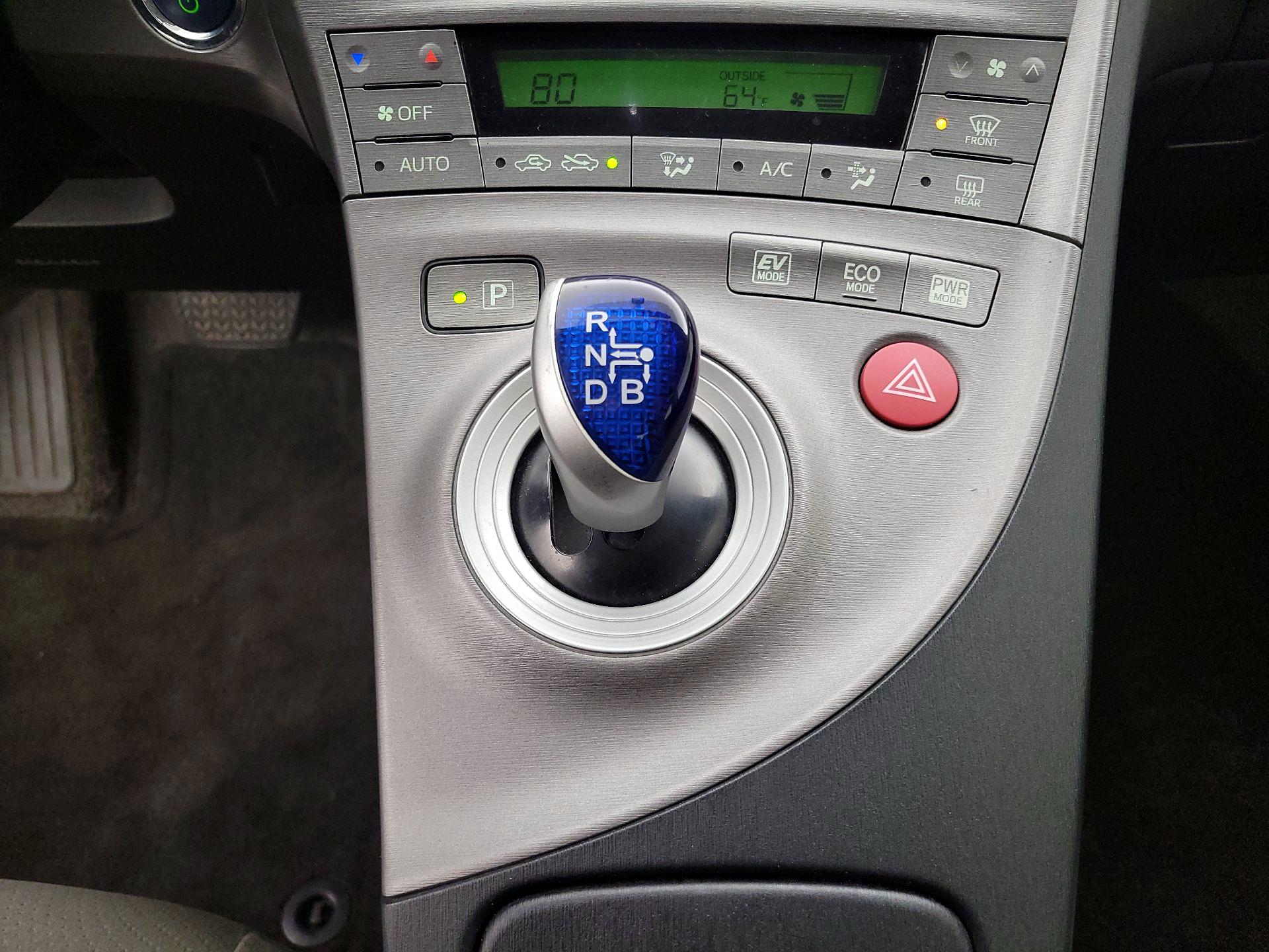 Thumbnail: 2014 Toyota Prius - 16