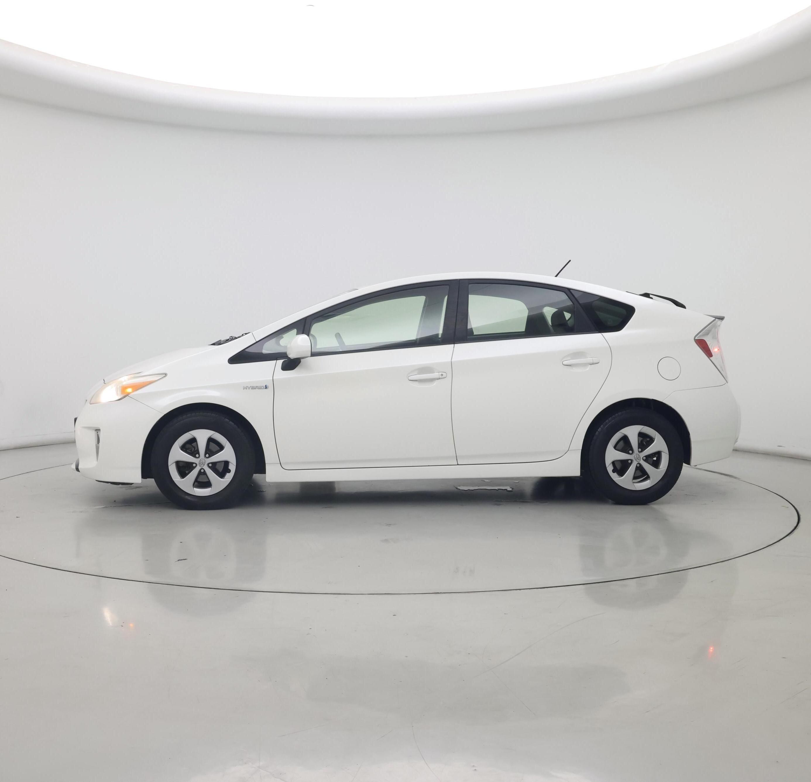 Thumbnail: 2014 Toyota Prius - 3