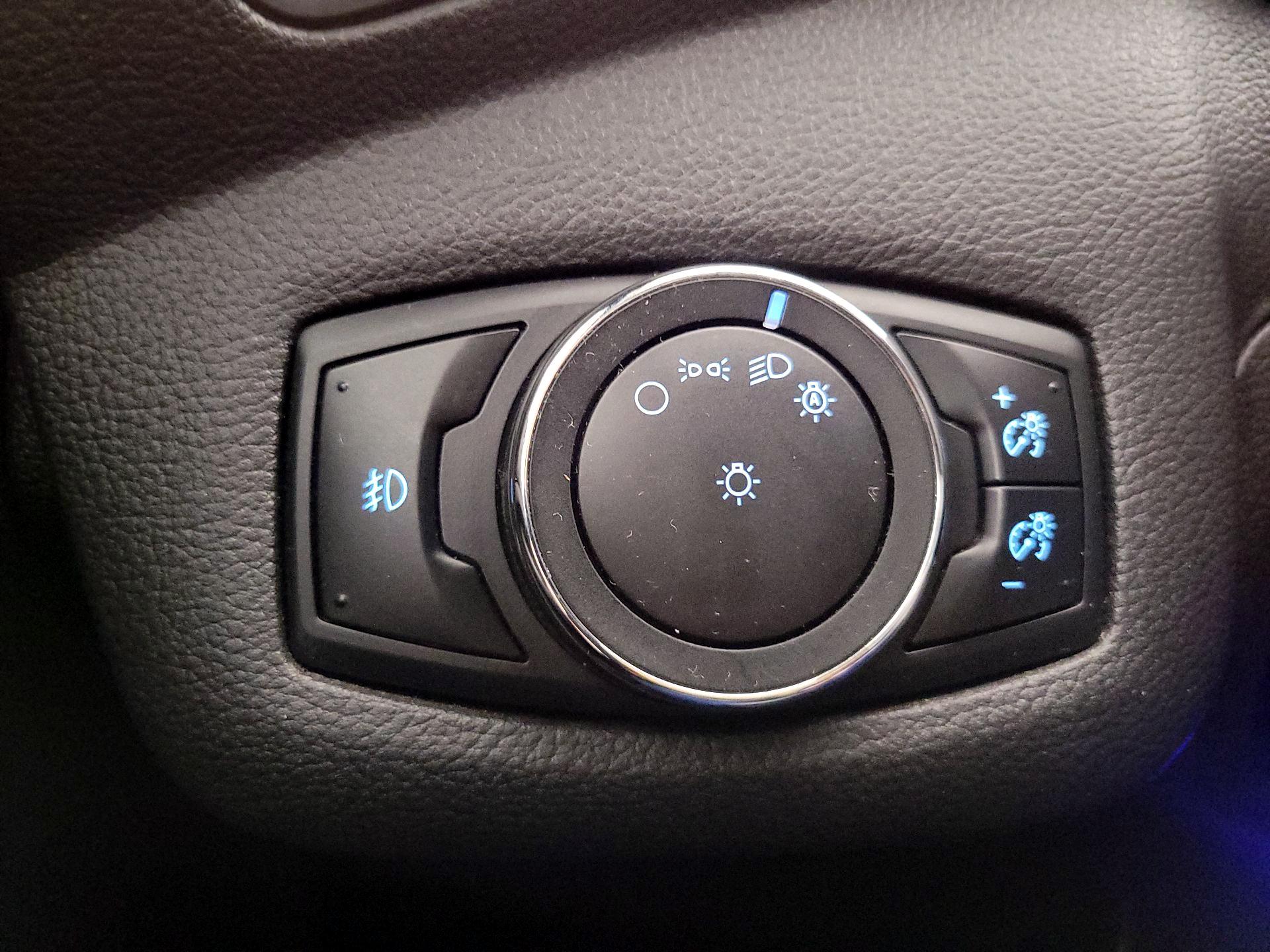 Thumbnail: 2015 Ford Escape - 13