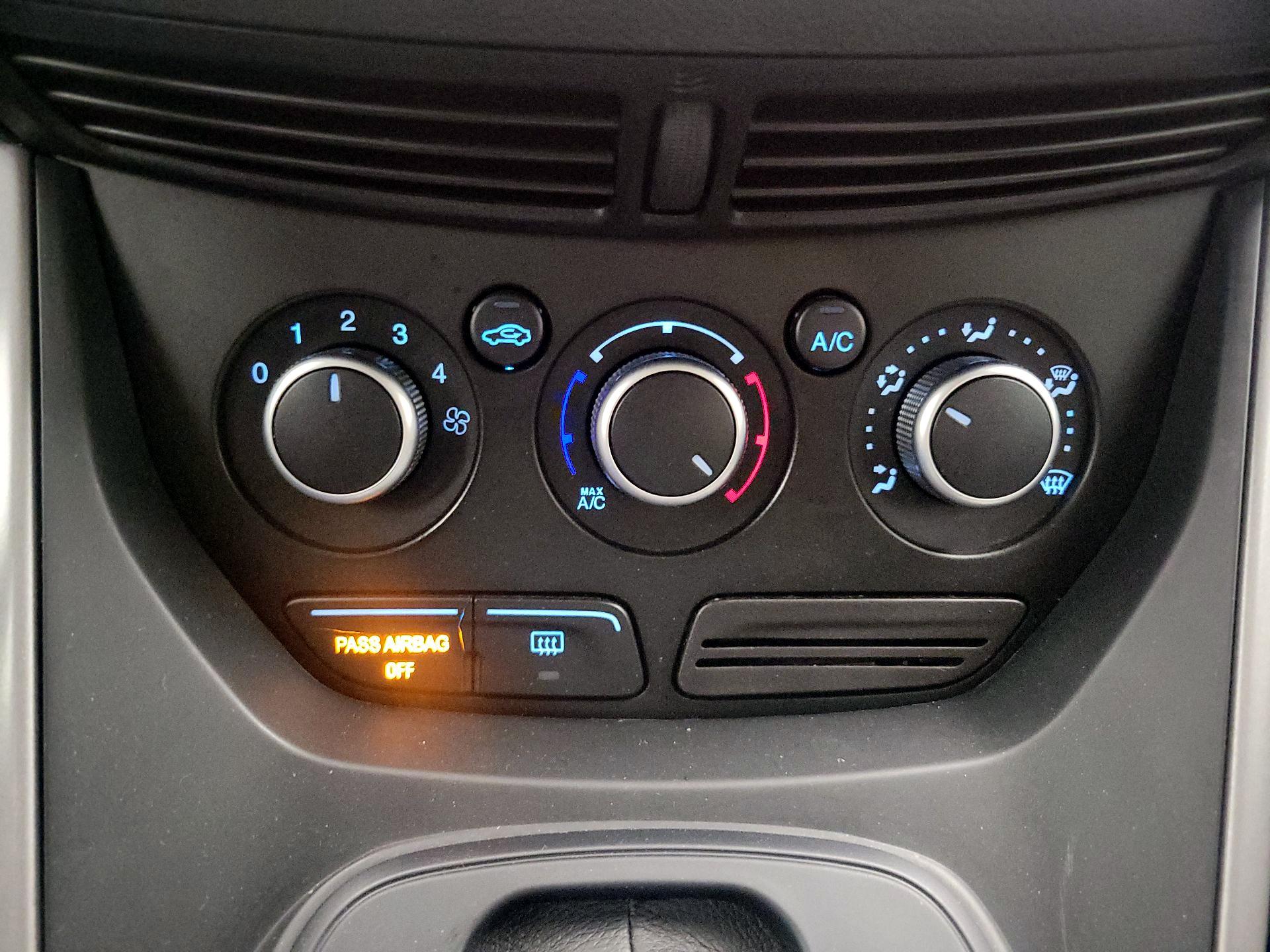 Thumbnail: 2015 Ford Escape - 16