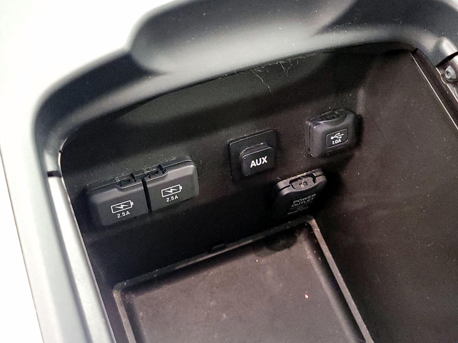 Thumbnail: 2017 Acura MDX - 19