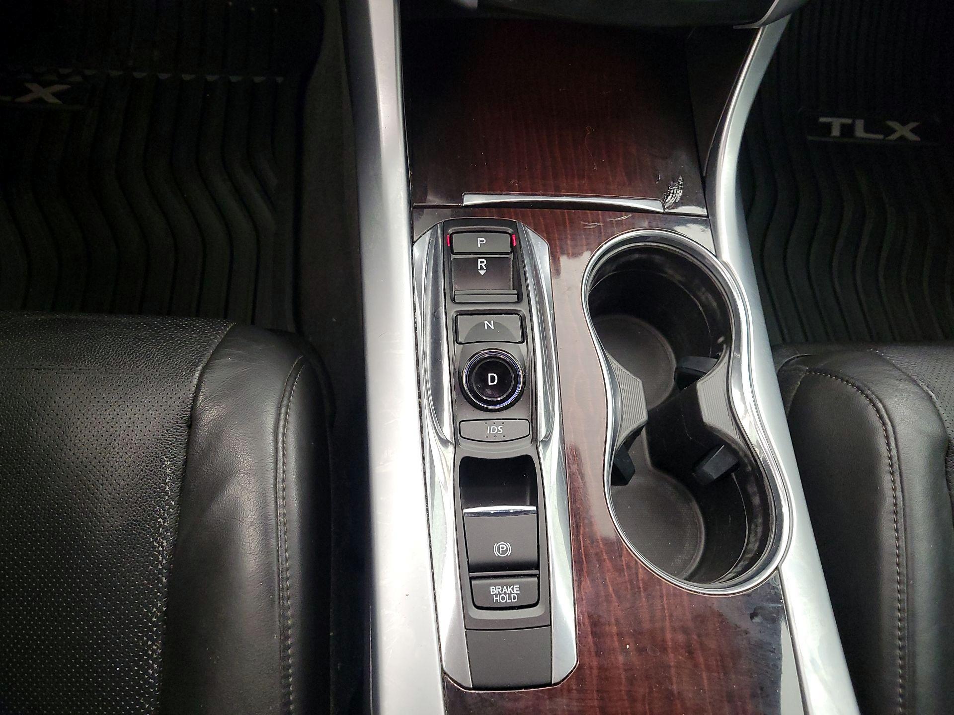 Thumbnail: 2016 Acura TLX - 18