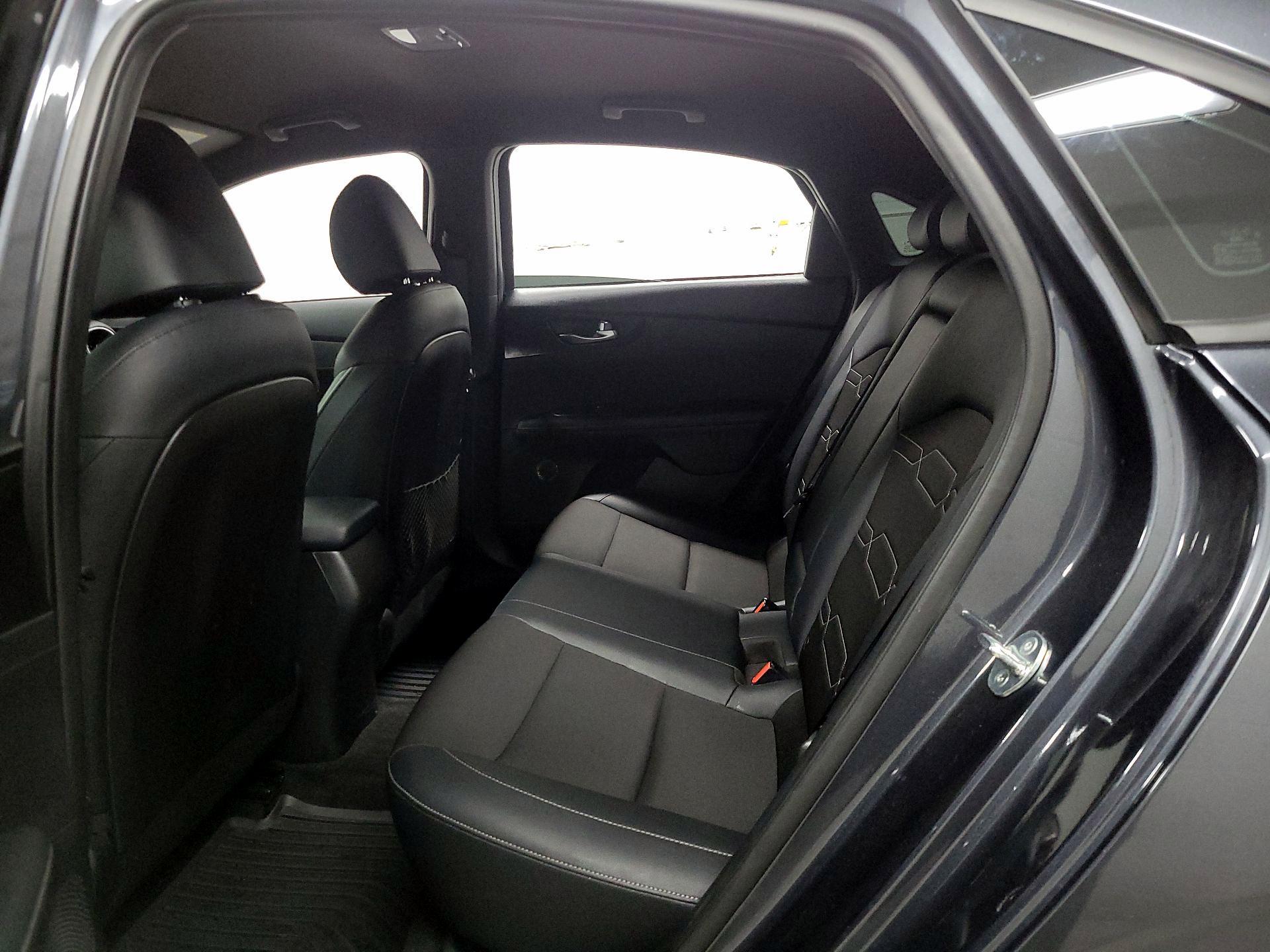 Thumbnail: 2024 Kia Forte - 17