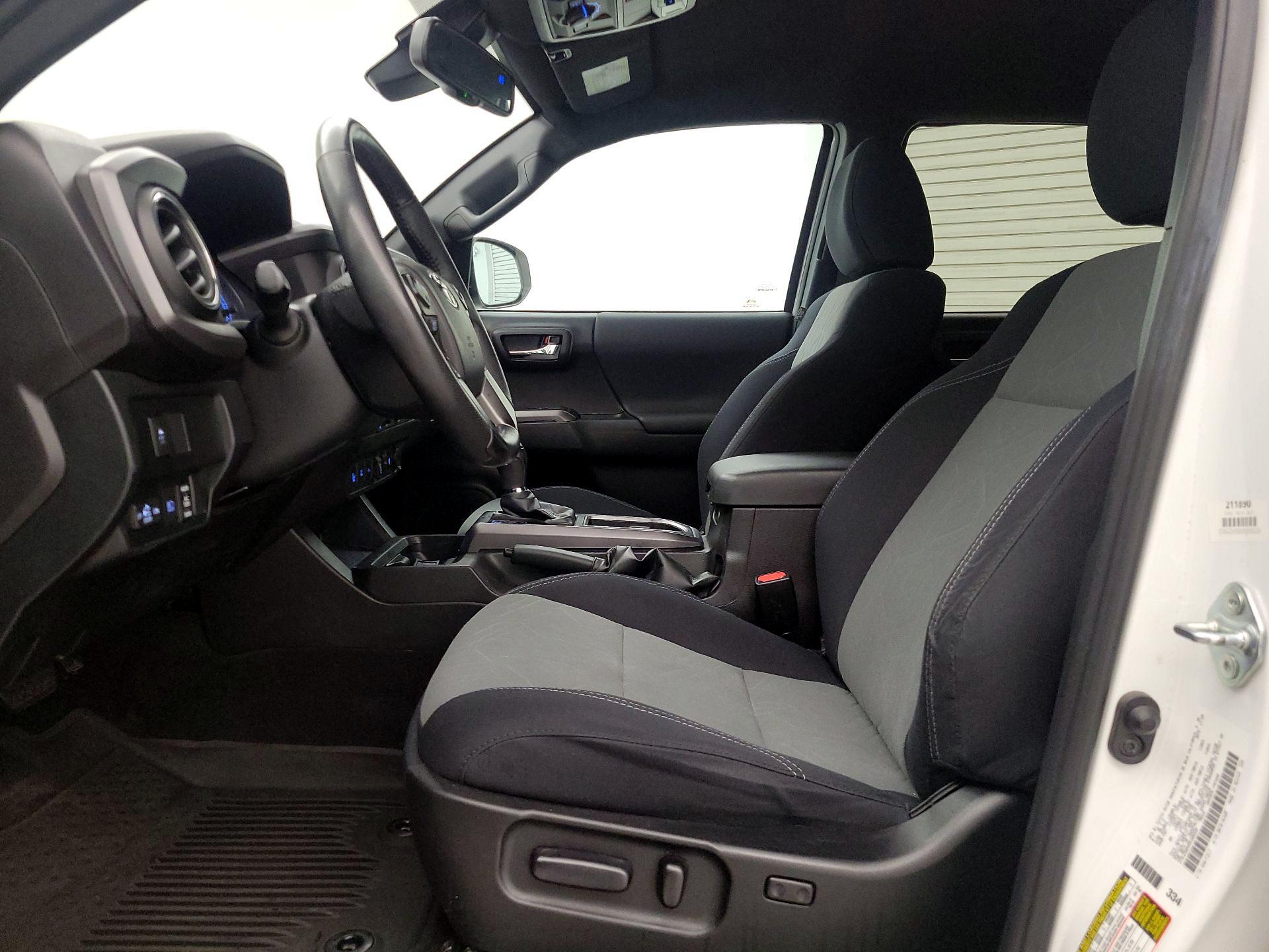 Thumbnail: 2021 Toyota Tacoma - 11