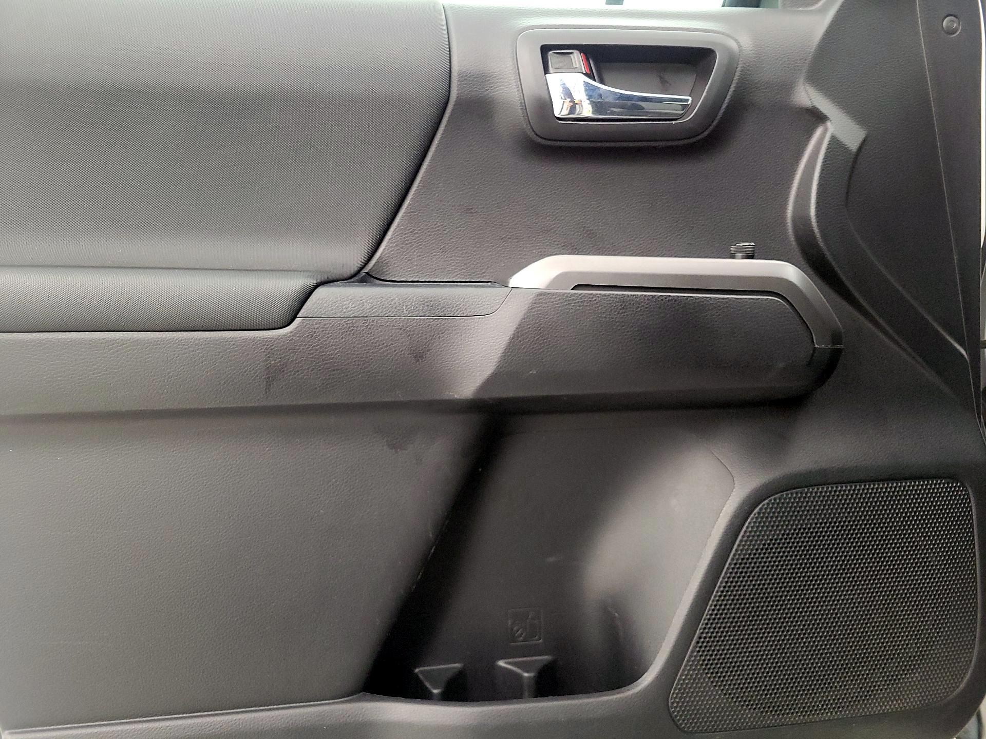 Thumbnail: 2021 Toyota Tacoma - 12