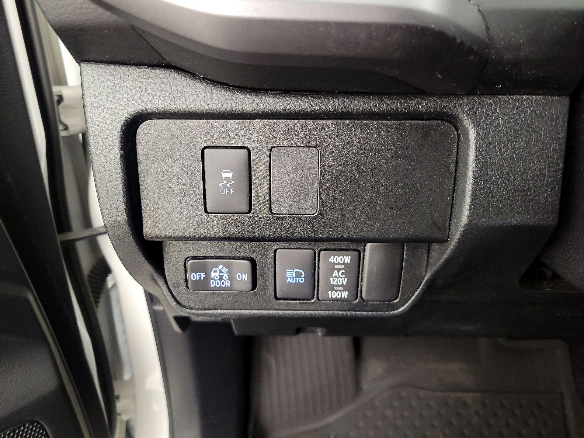 Thumbnail: 2021 Toyota Tacoma - 13