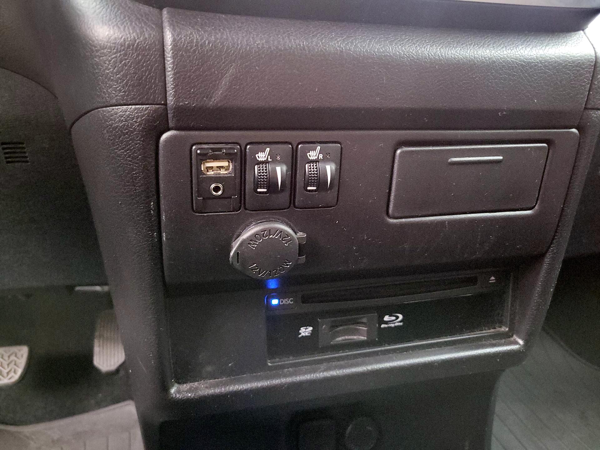 Thumbnail: 2017 Toyota Sienna - 18