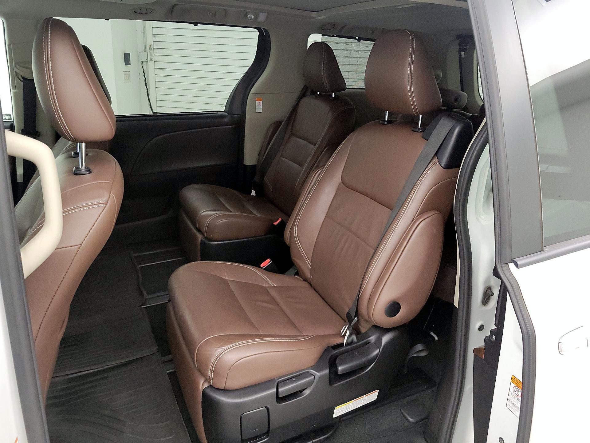 Thumbnail: 2017 Toyota Sienna - 20