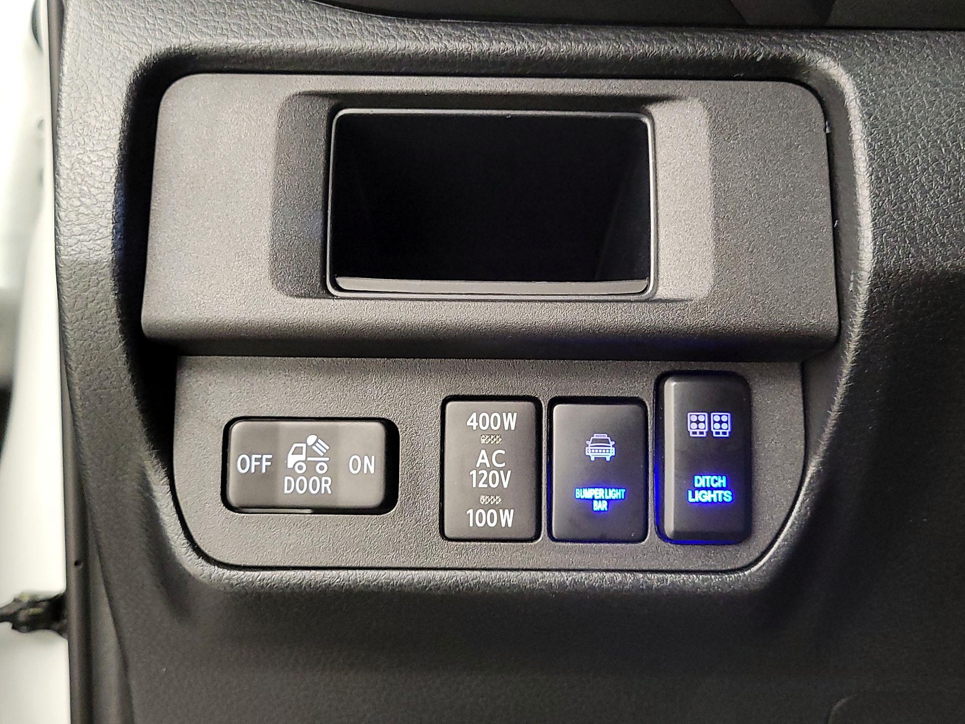 Thumbnail: 2019 Toyota Tacoma - 13