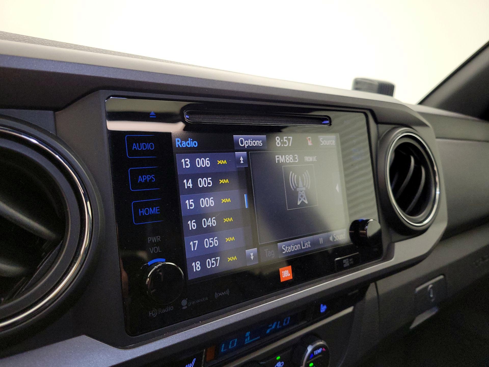 Thumbnail: 2019 Toyota Tacoma - 15