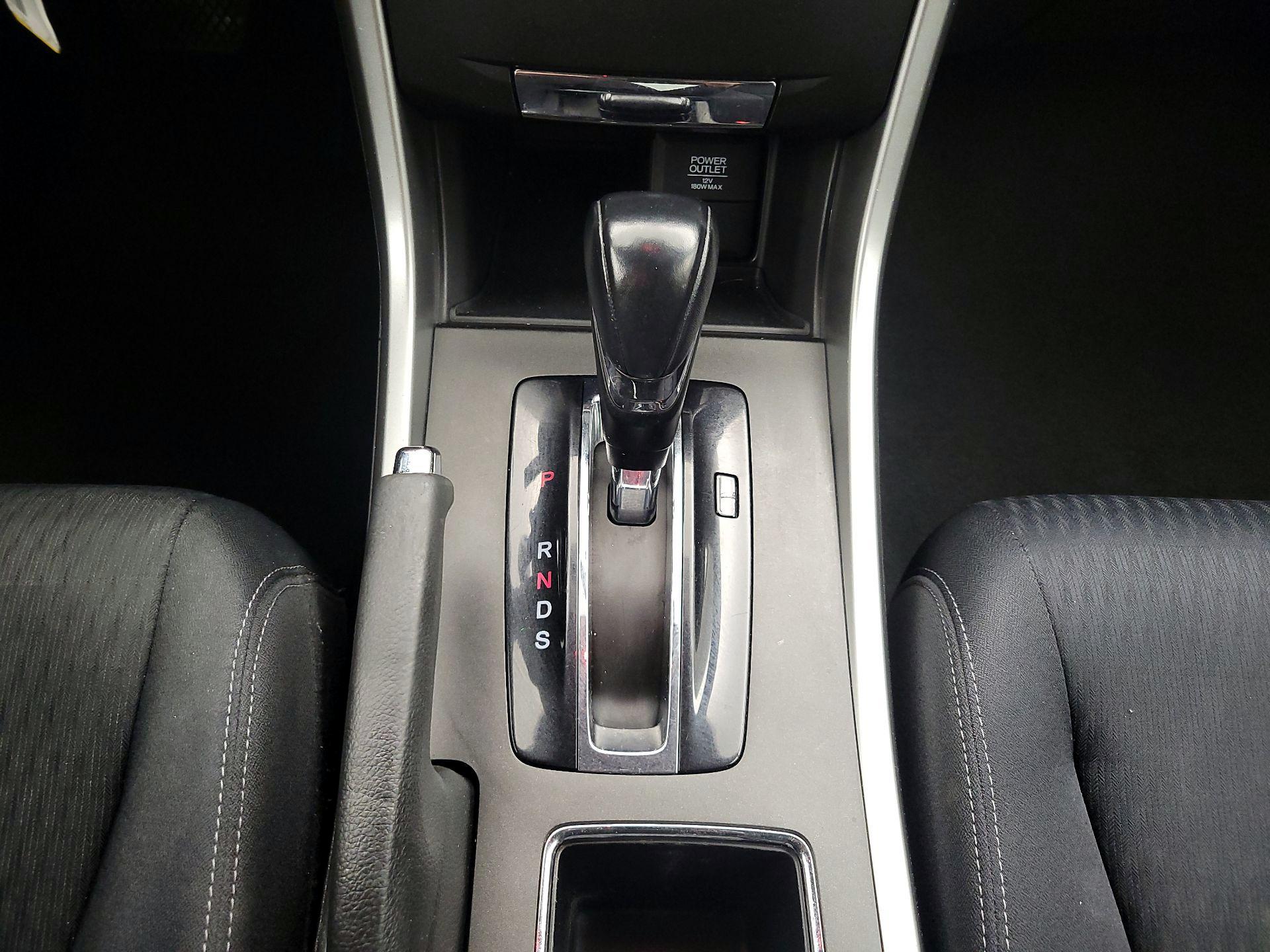 Thumbnail: 2015 Honda Accord - 17