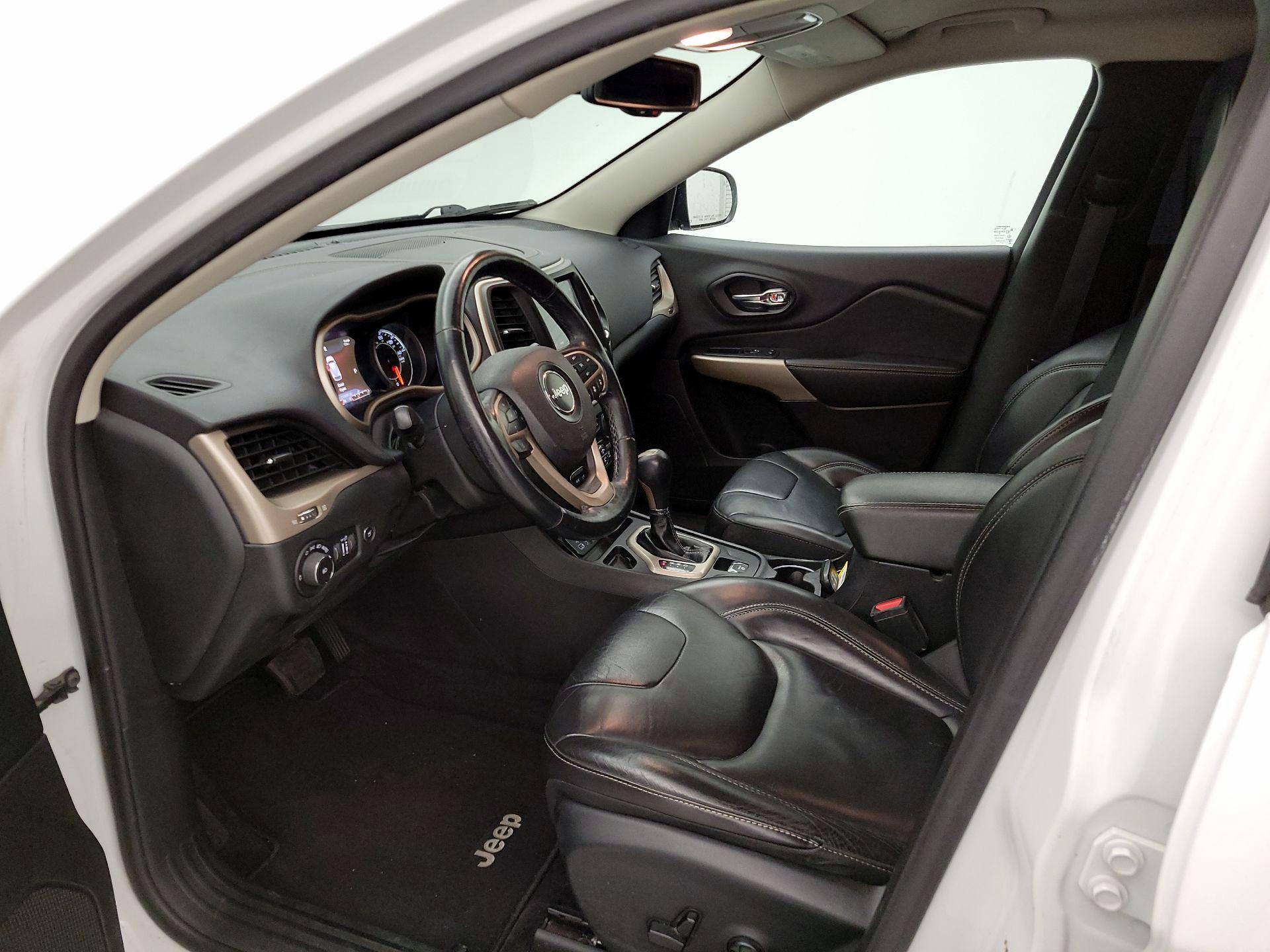 Thumbnail: 2018 Jeep Cherokee - 11