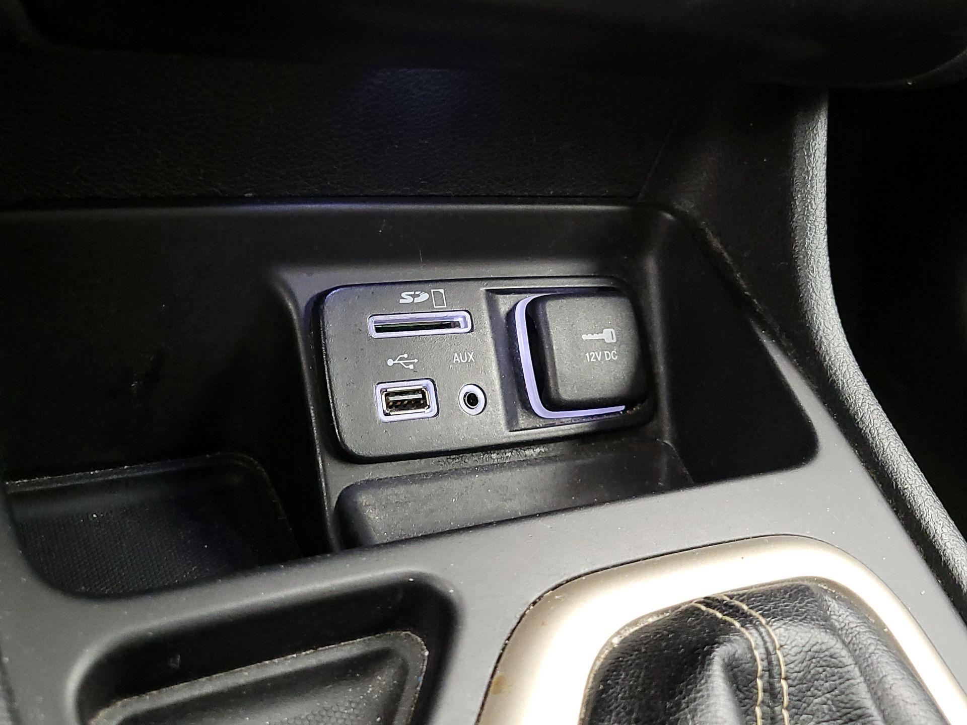 Thumbnail: 2018 Jeep Cherokee - 18