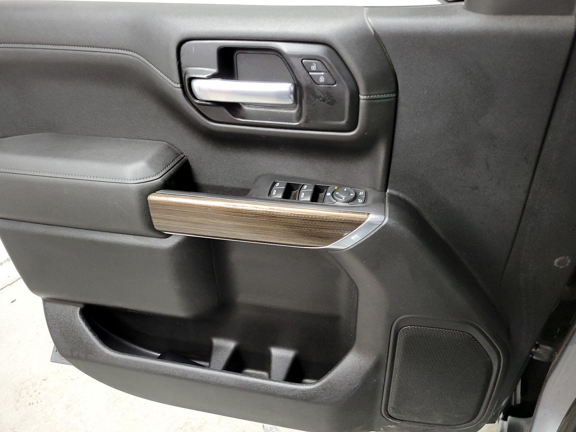 Thumbnail: 2021 Chevrolet Silverado 1500 - 12