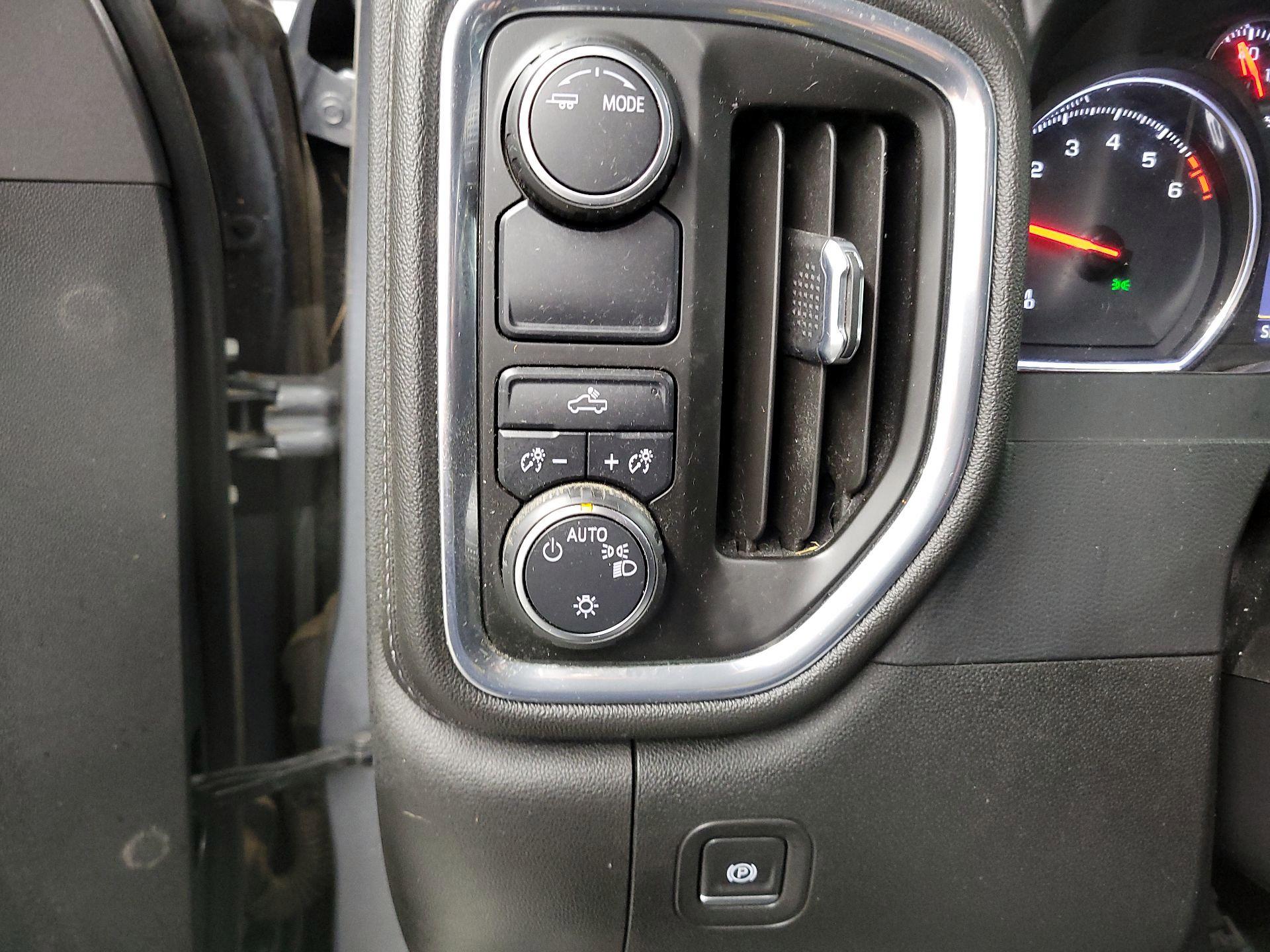 Thumbnail: 2021 Chevrolet Silverado 1500 - 13