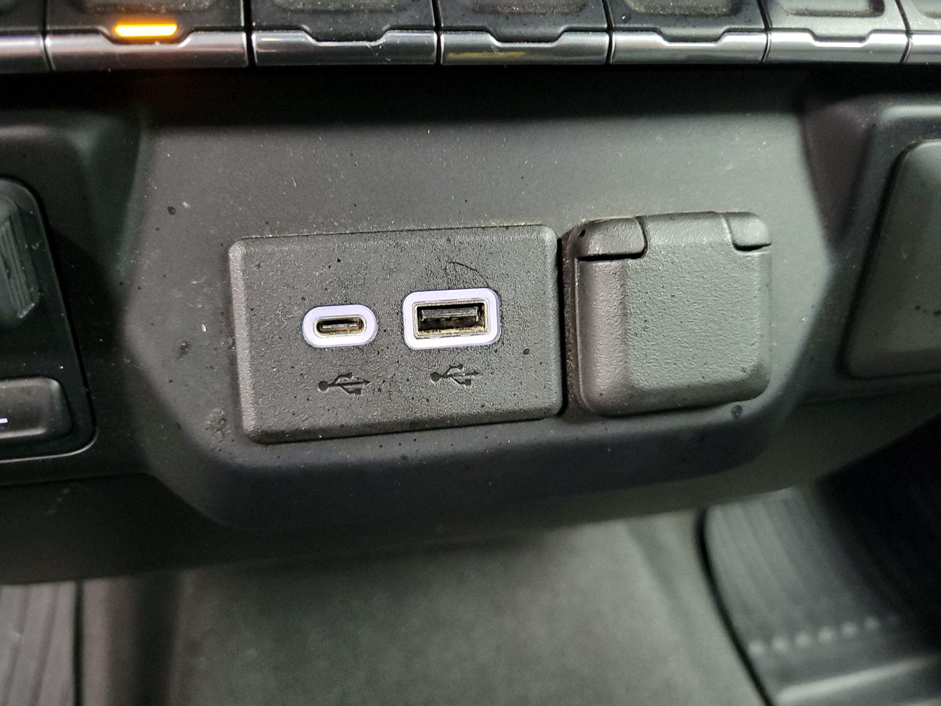 Thumbnail: 2021 Chevrolet Silverado 1500 - 18