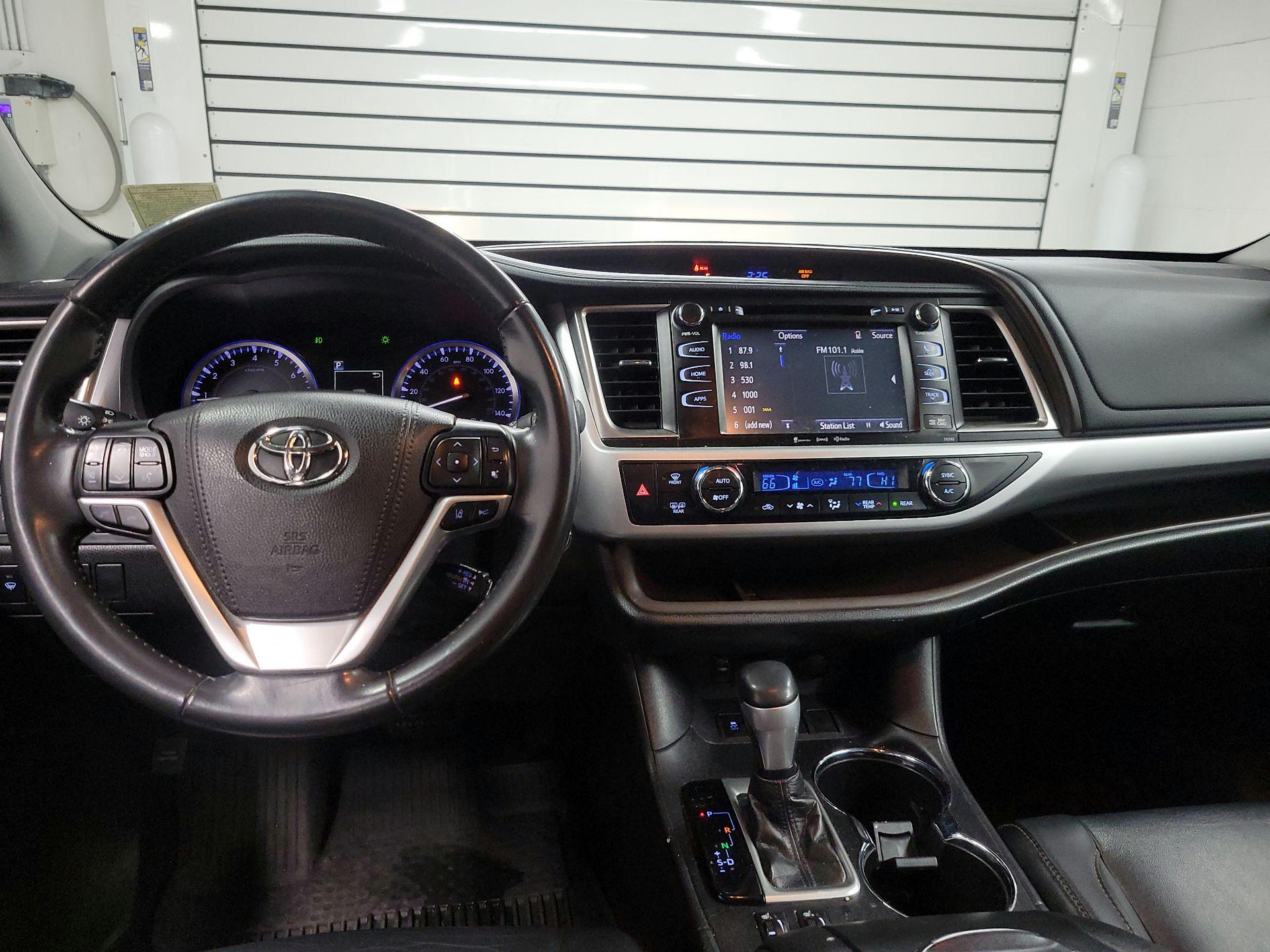 Thumbnail: 2019 Toyota Highlander - 9